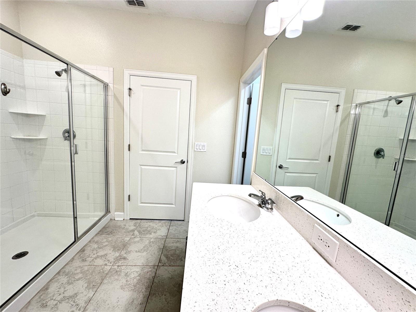 15204 Chapter Way Property Photo 6