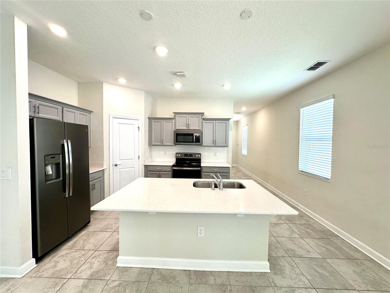15204 Chapter Way Property Photo 8