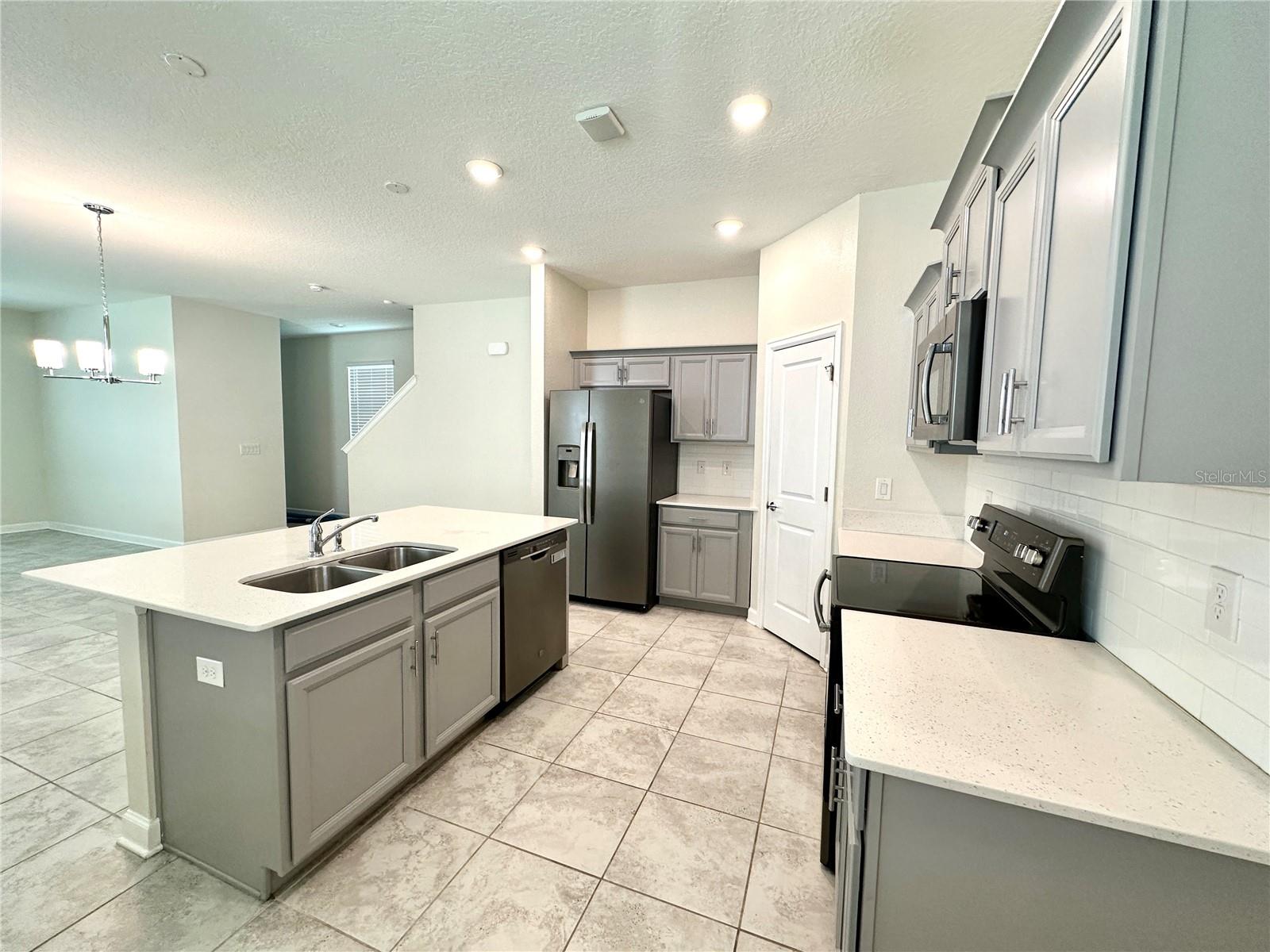 15204 Chapter Way Property Photo 10