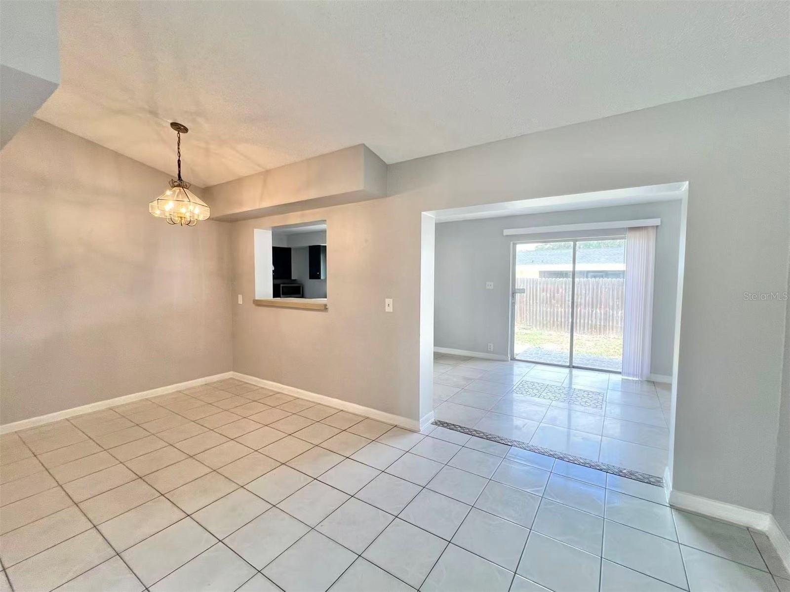291 Lalla Ln Property Photo 4