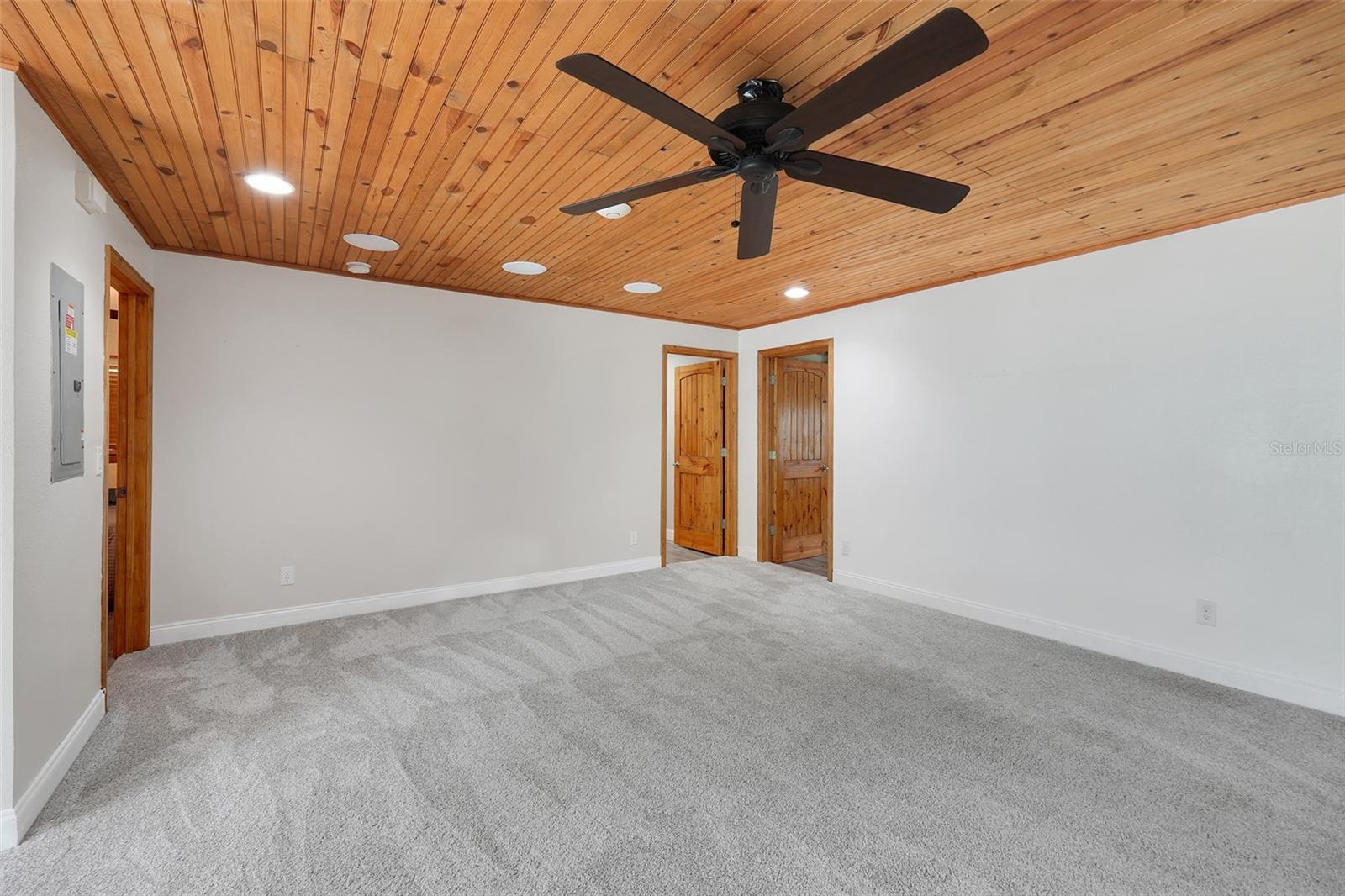 8110 Castinango Street Property Photo 8