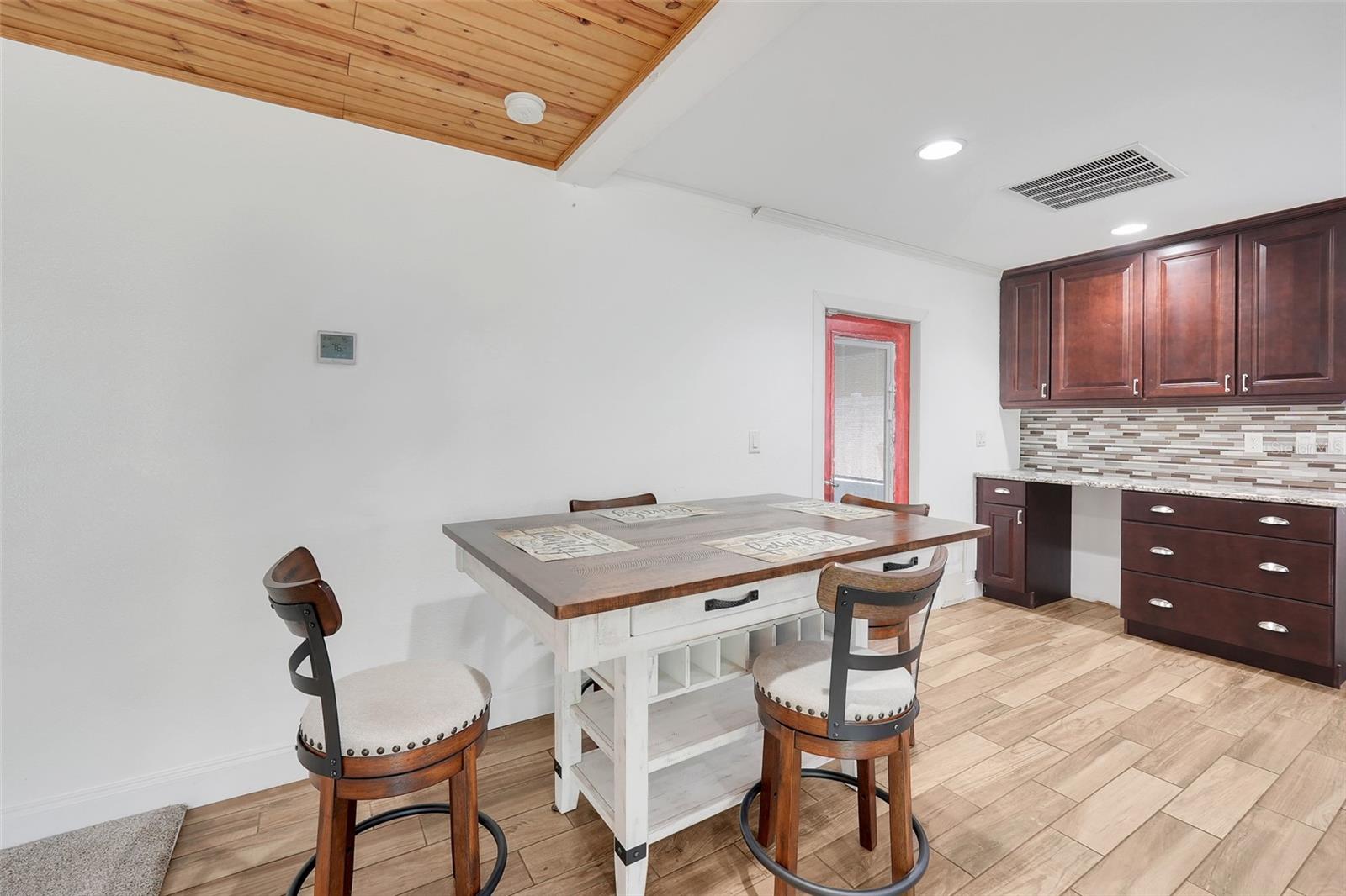 8110 Castinango Street Property Photo 12