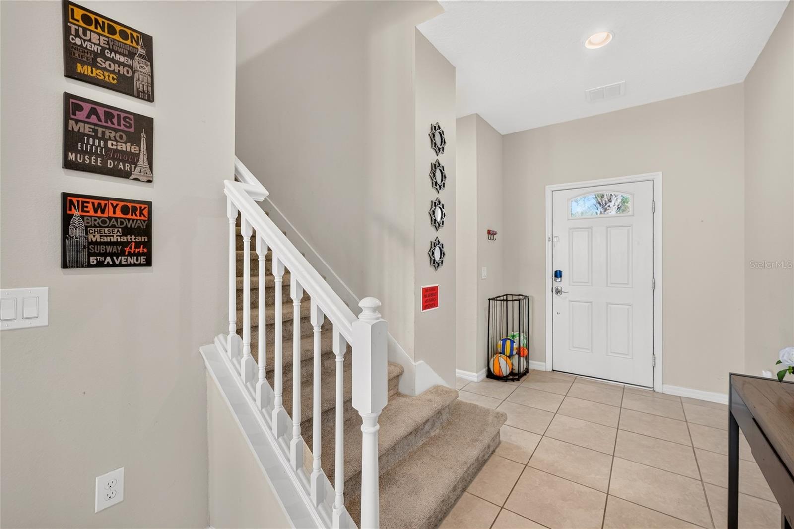 8882 Geneve Ct Property Photo 5