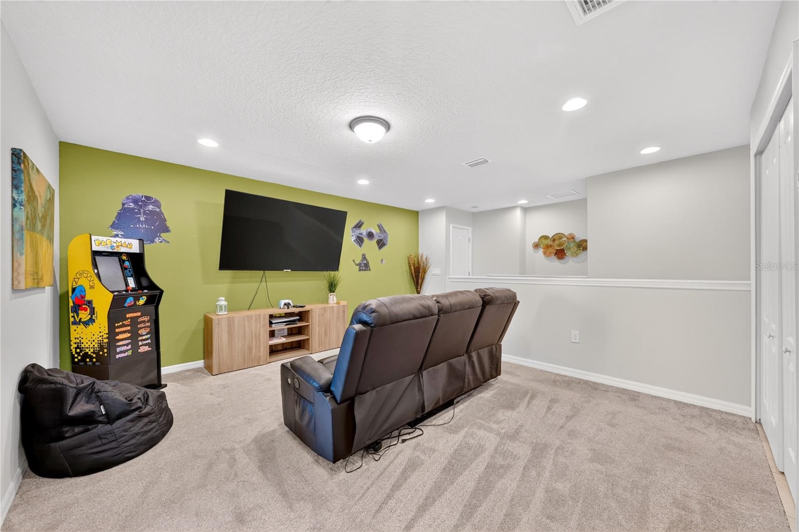 8882 Geneve Ct Property Photo 29