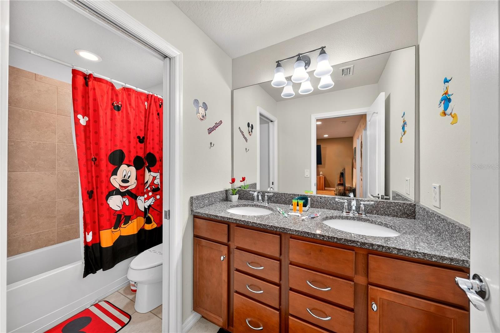 8882 Geneve Ct Property Photo 45