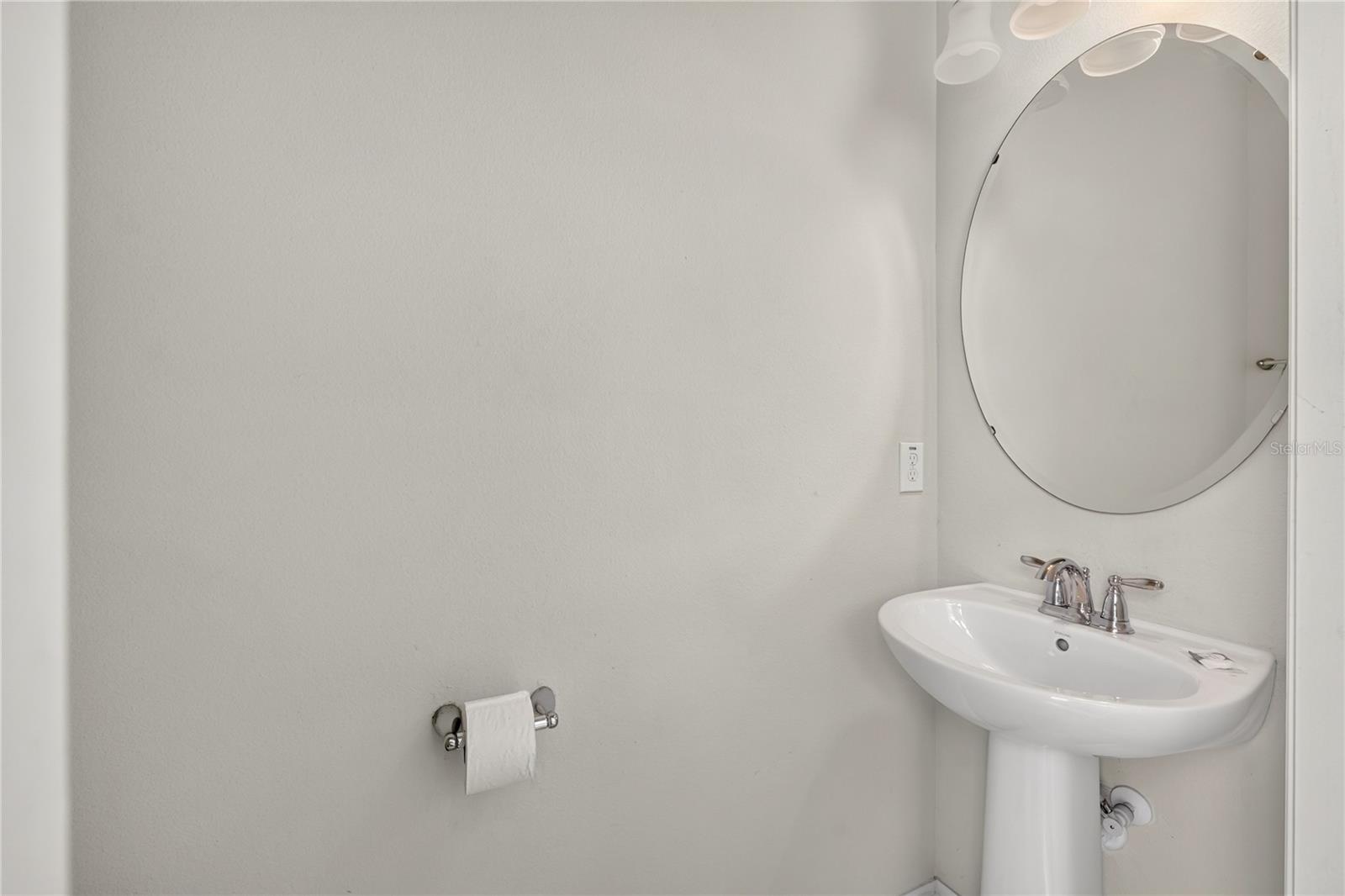 8882 Geneve Ct Property Photo 54