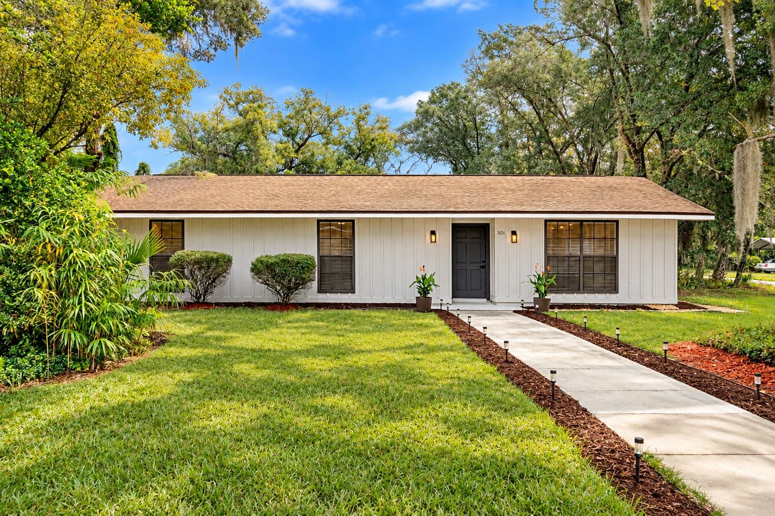 501 CAMELIA LN Property Photo 1