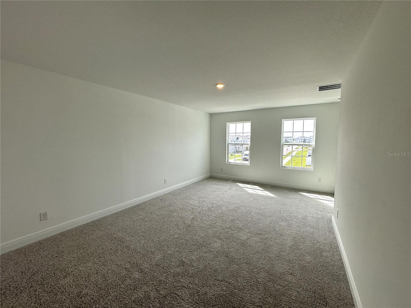 7252 Rolling Leaf Rd Property Photo 8
