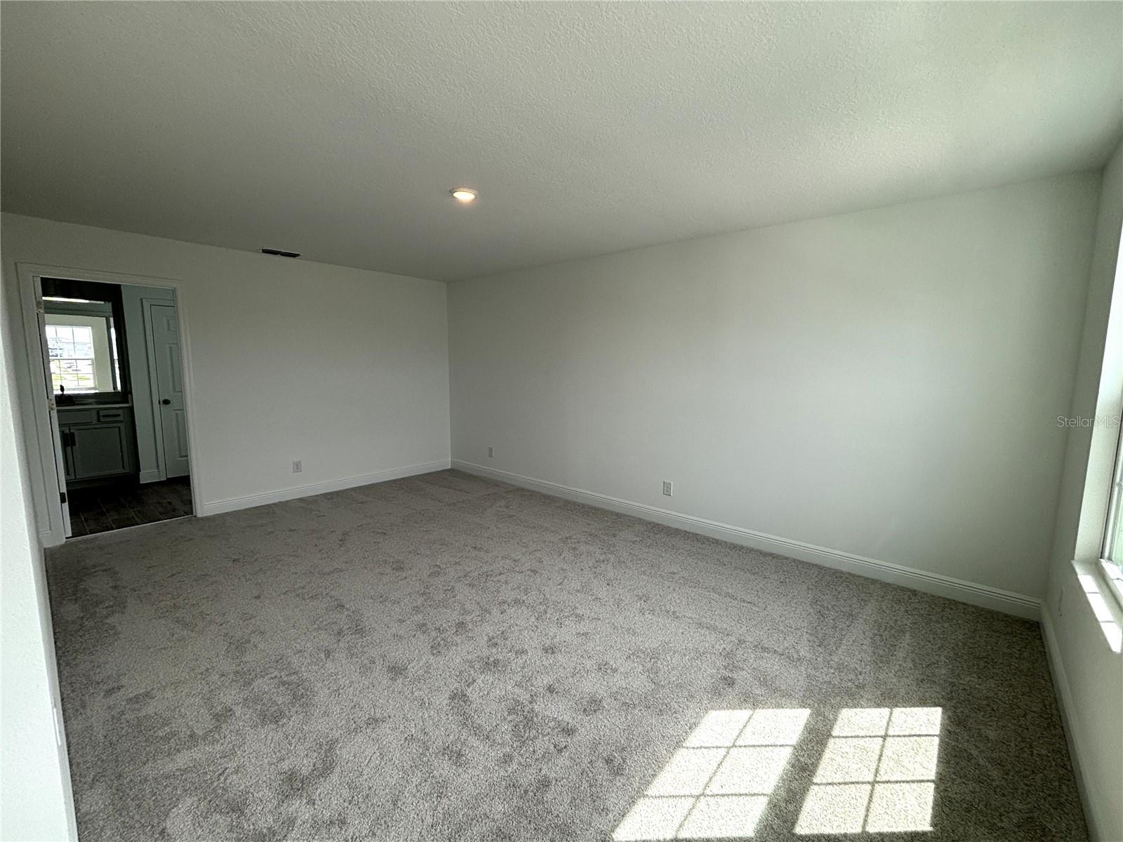 7252 Rolling Leaf Rd Property Photo 9