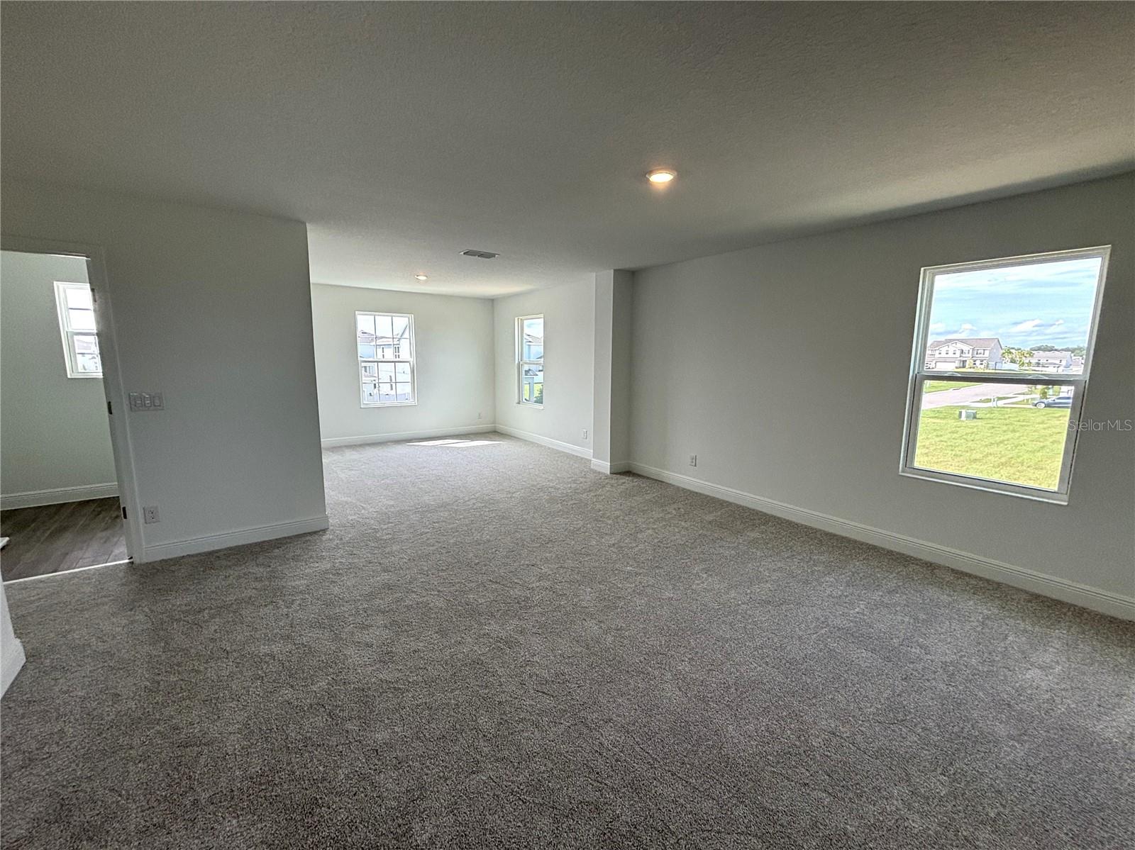 7252 Rolling Leaf Rd Property Photo 13