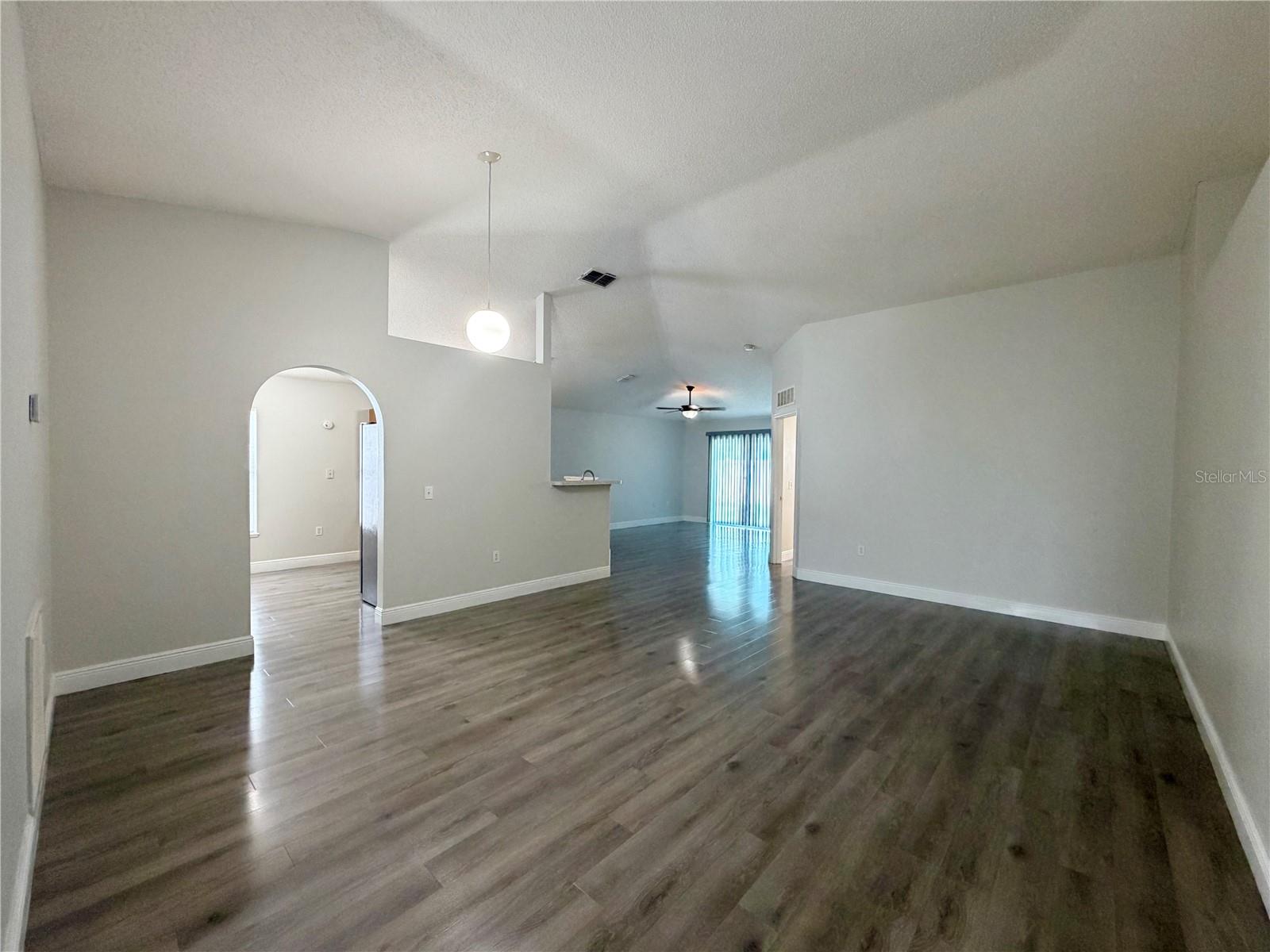 100 Cimarron Ln Property Photo 6