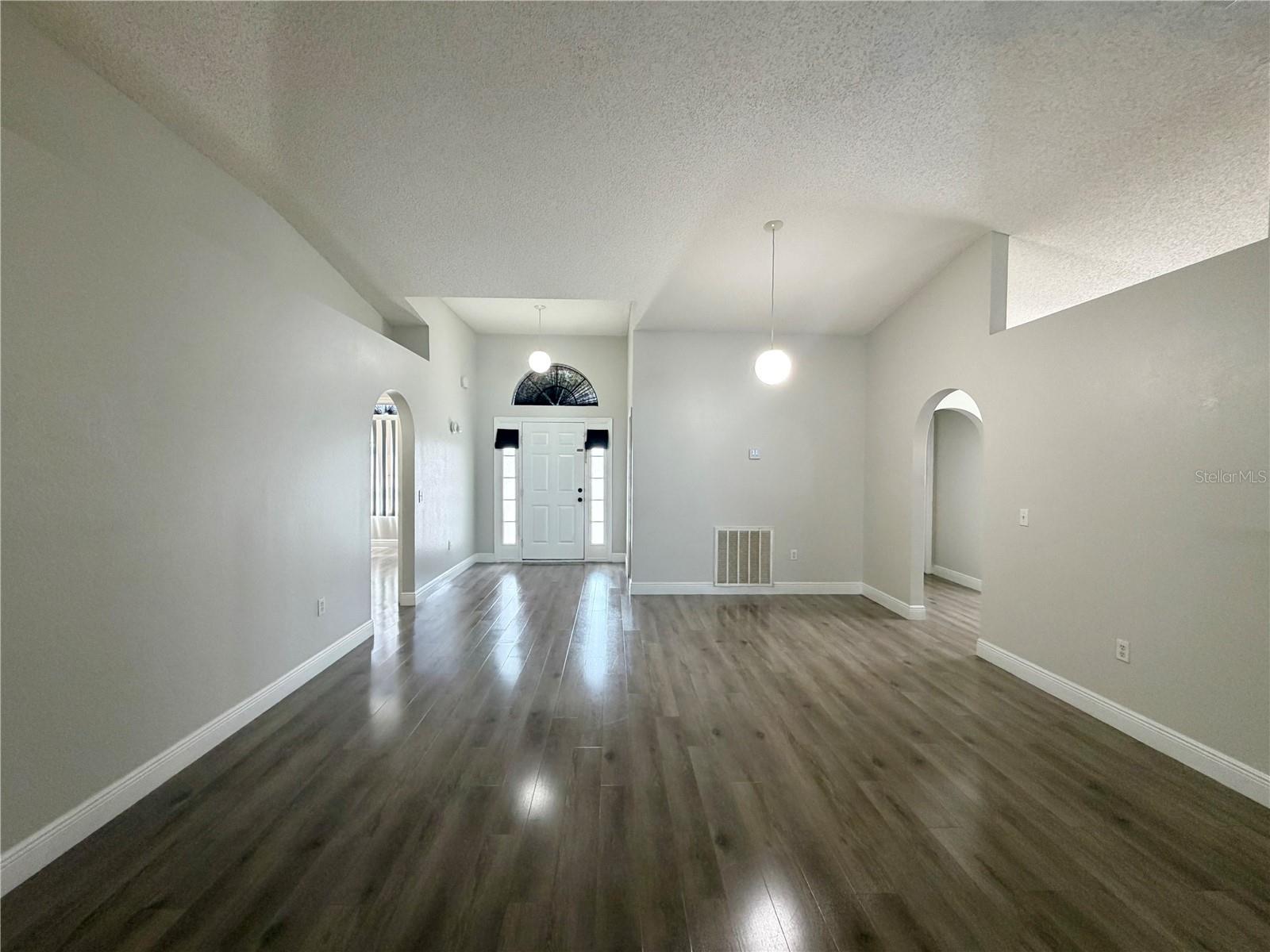 100 Cimarron Ln Property Photo 7