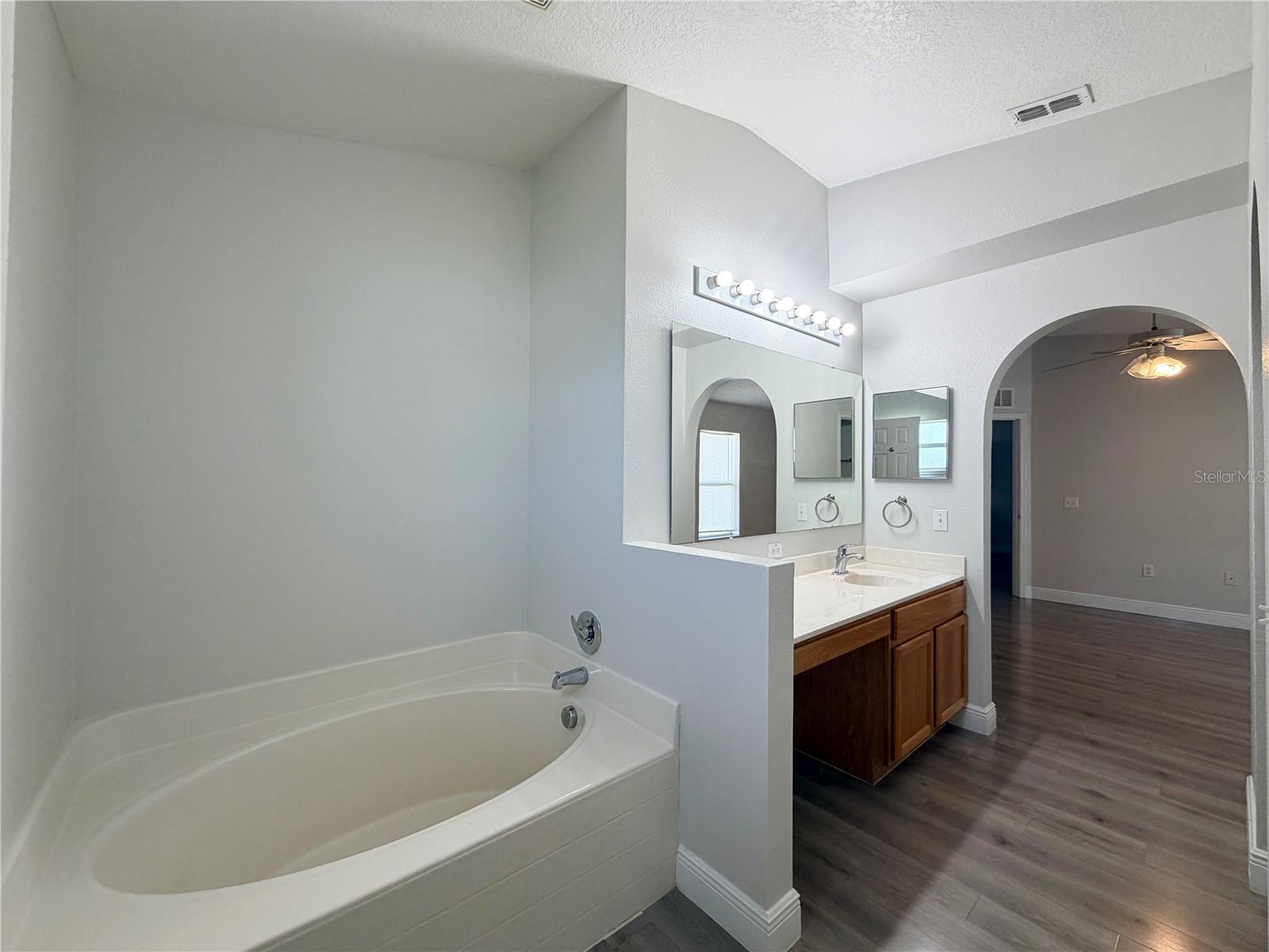 100 Cimarron Ln Property Photo 29