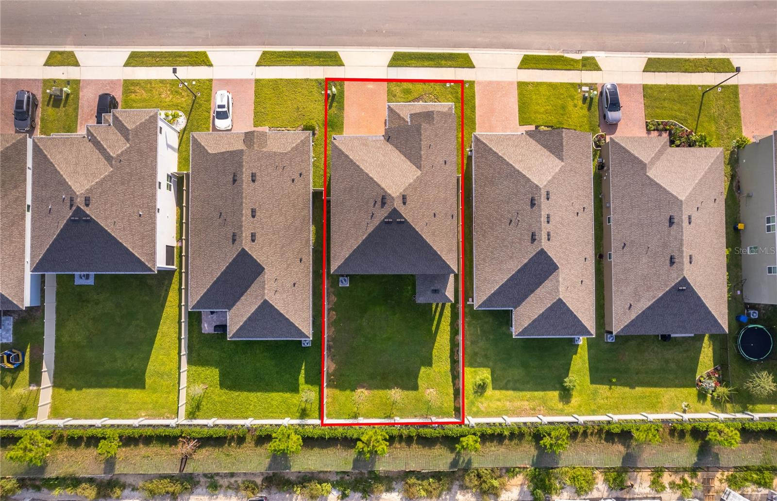 380 Lemongrass Rd Property Photo 4