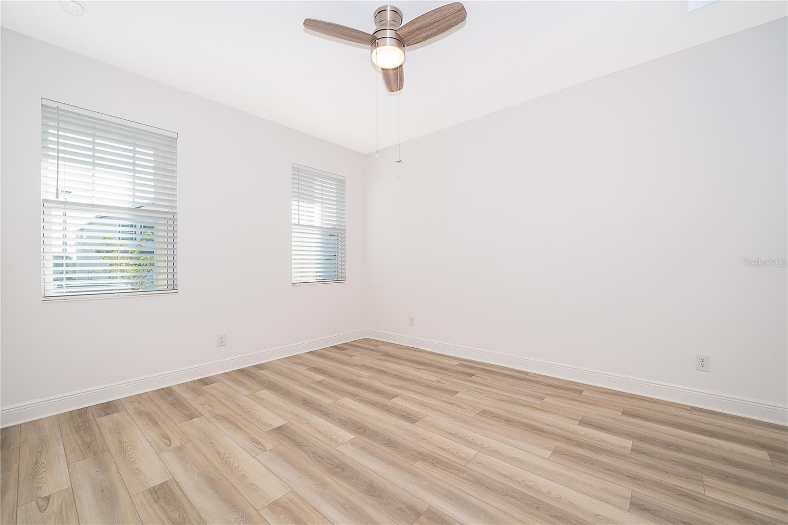 380 Lemongrass Rd Property Photo 12