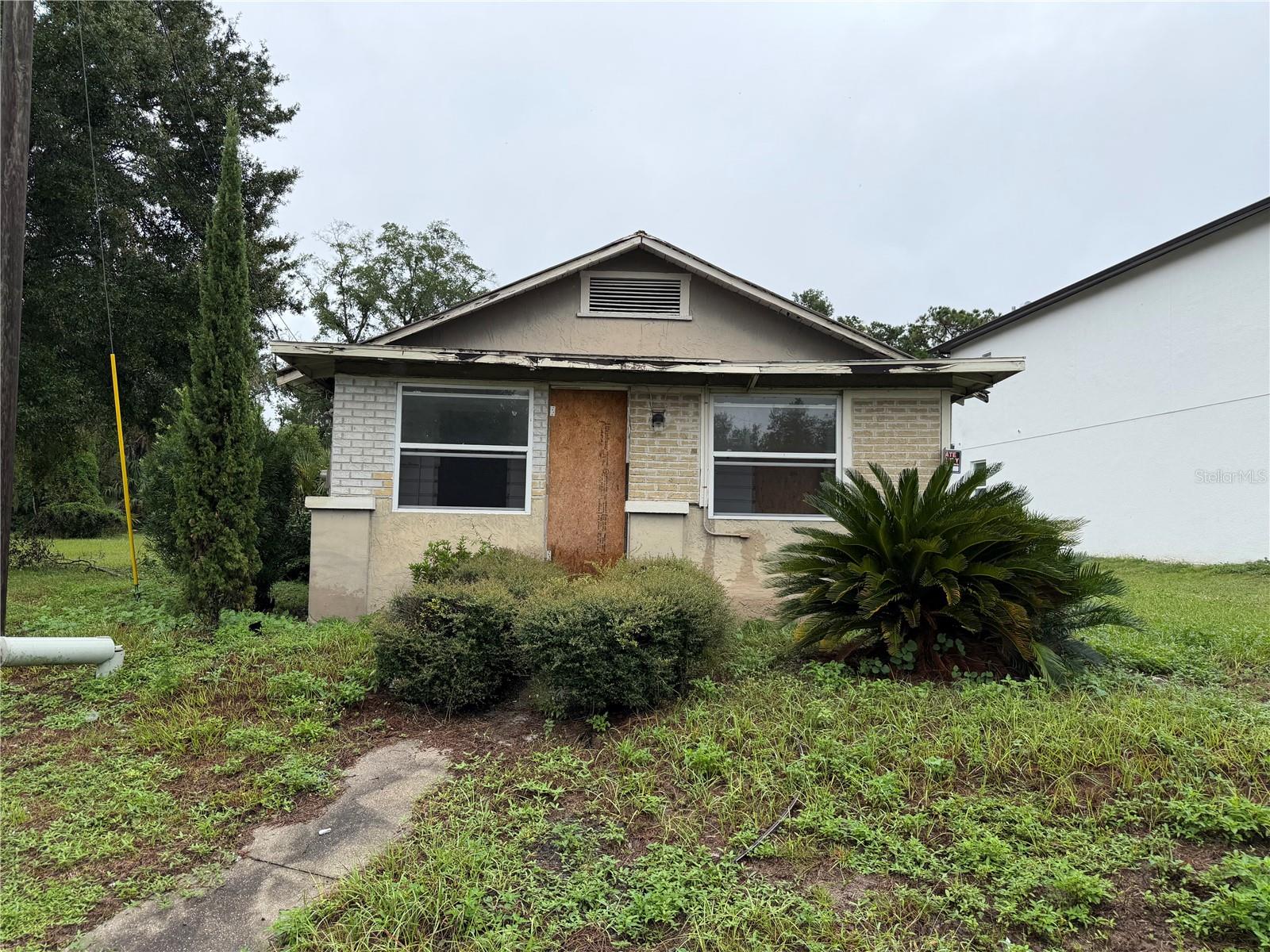 2311 S RONALD REAGAN BLVD Property Photo 1