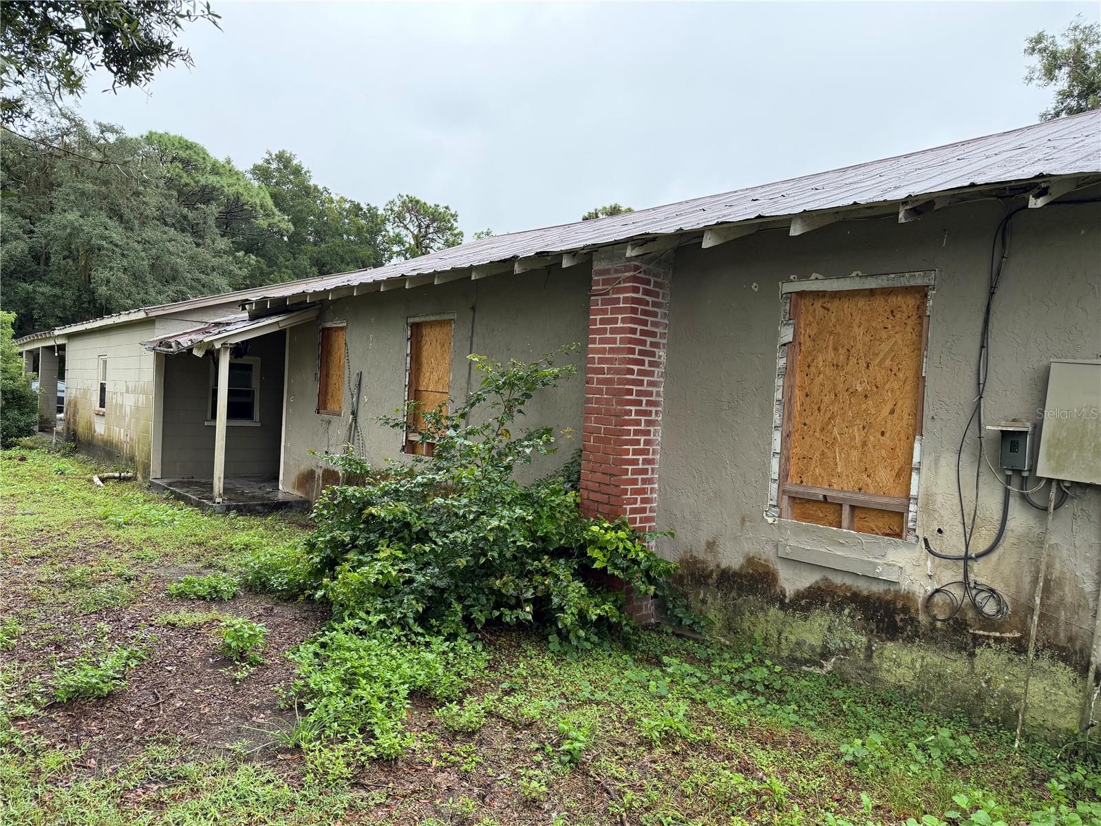 2311 S Ronald Reagan Blvd Property Photo 4