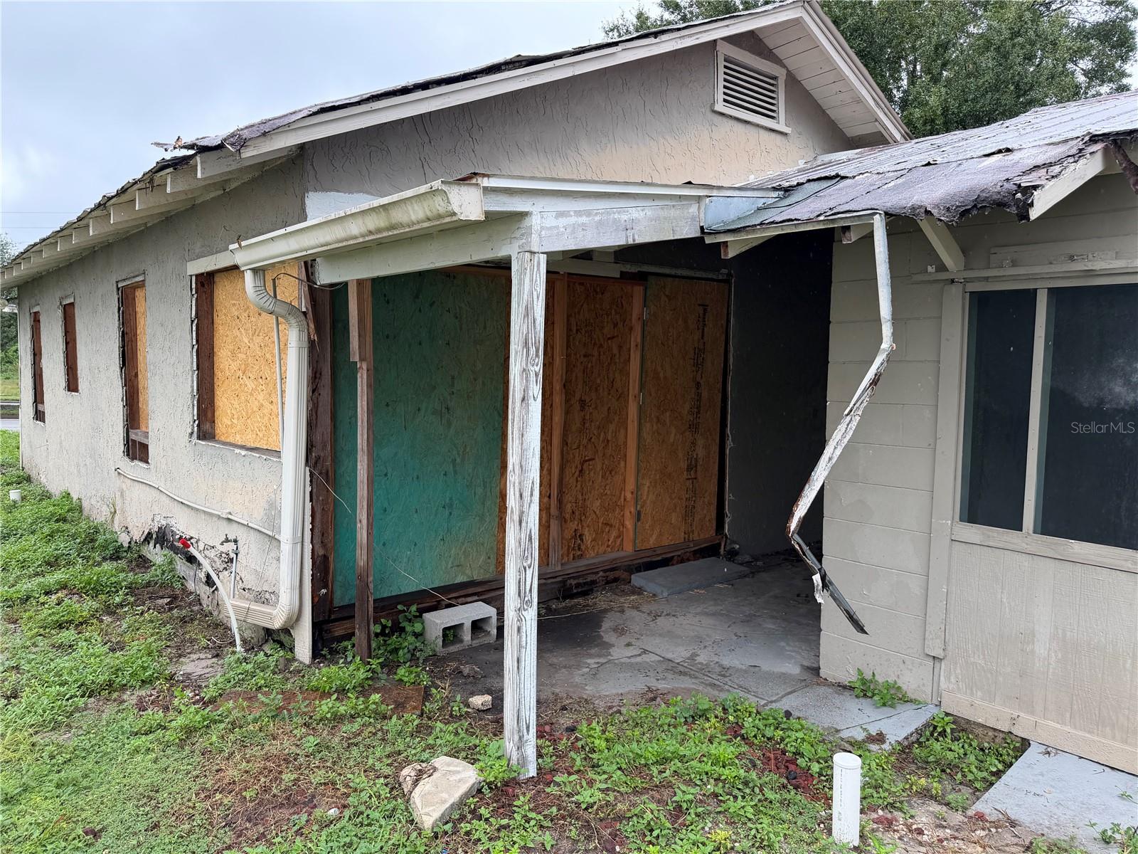 2311 S Ronald Reagan Blvd Property Photo 8