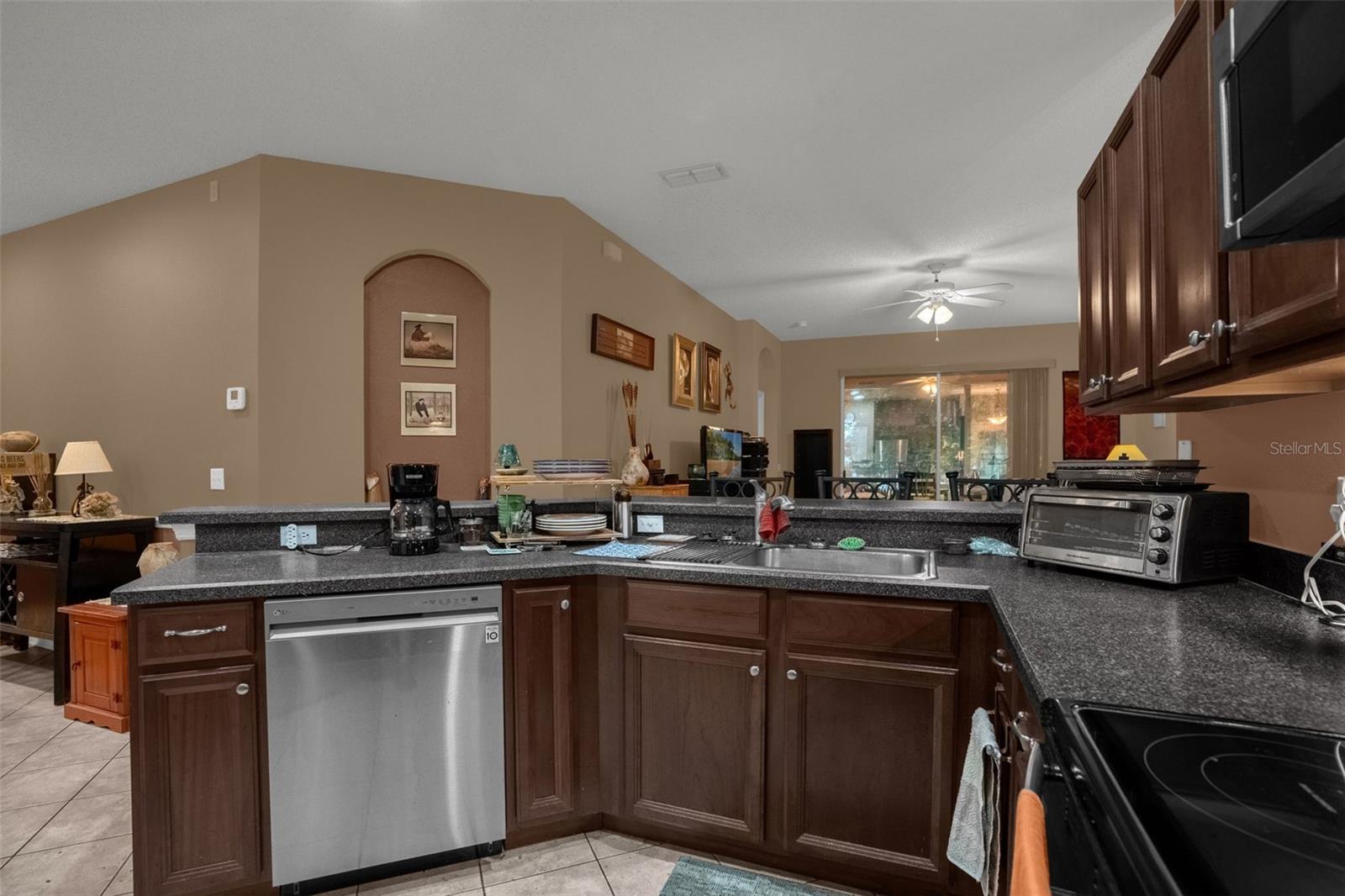 8002 Saint Andrews Way Property Photo 13