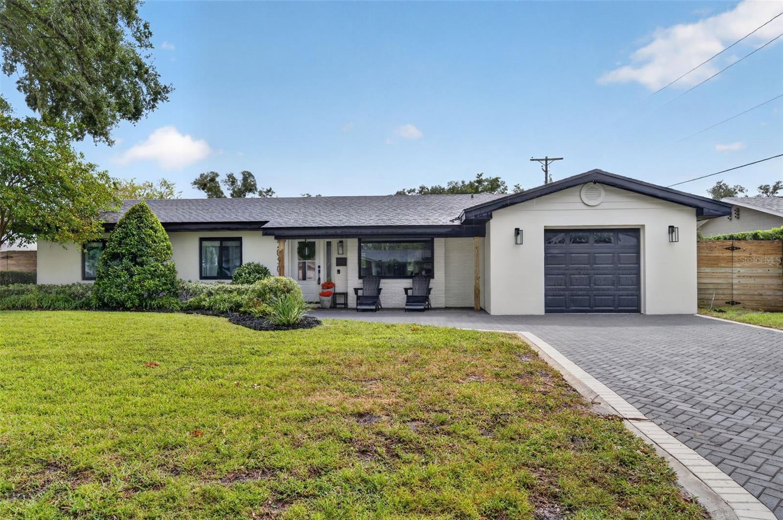 2050 Thunderbird Trl Property Photo 2