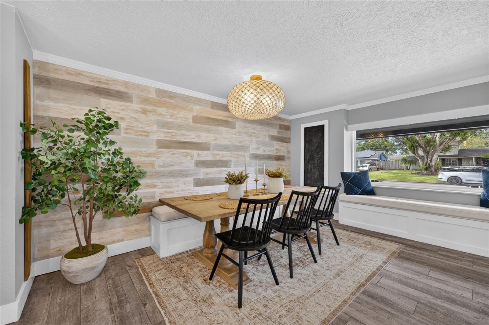 2050 Thunderbird Trl Property Photo 8