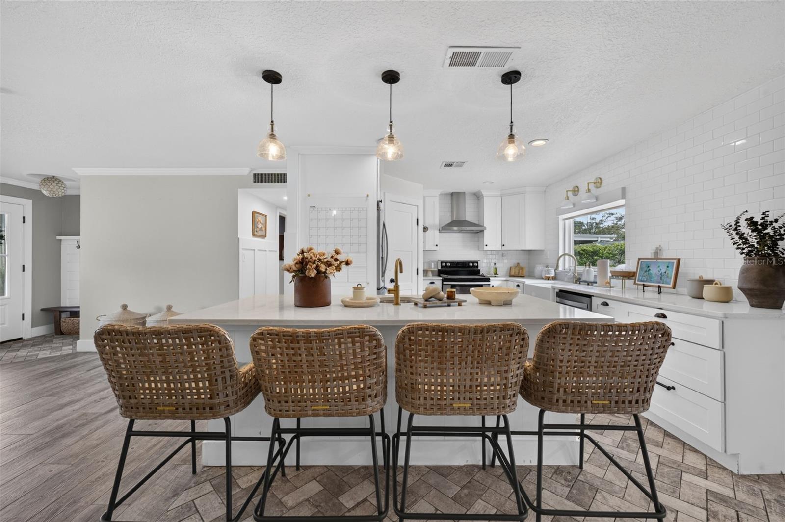 2050 Thunderbird Trl Property Photo 10