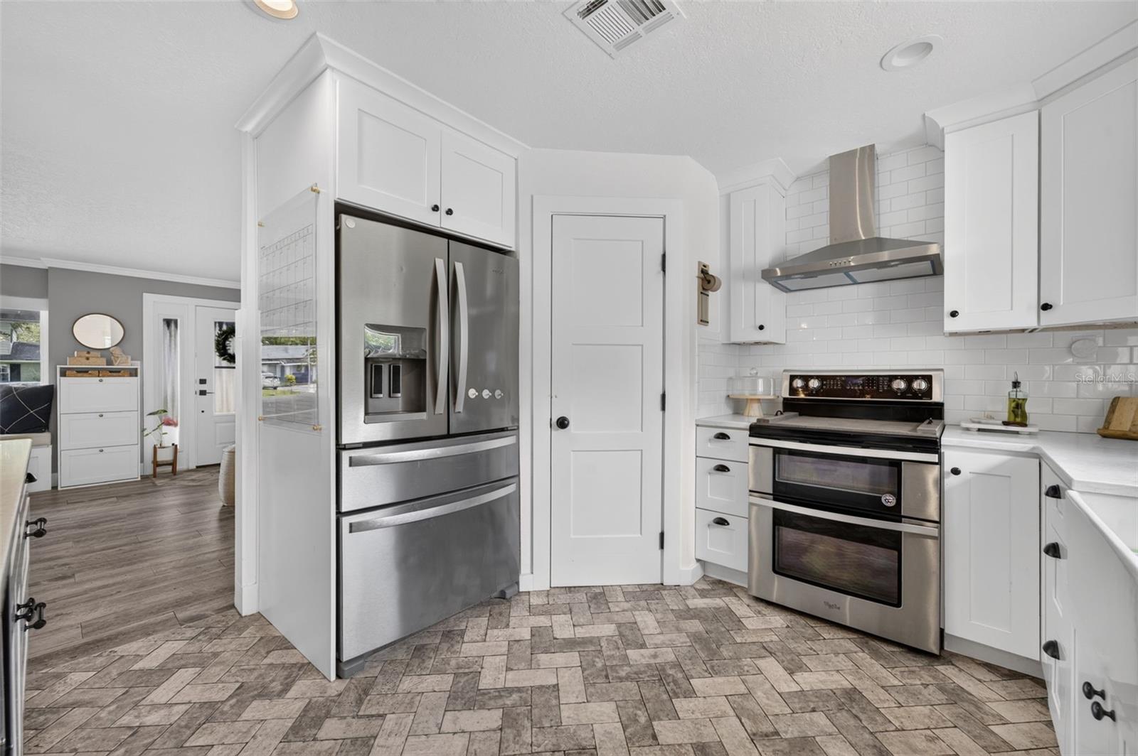 2050 Thunderbird Trl Property Photo 14