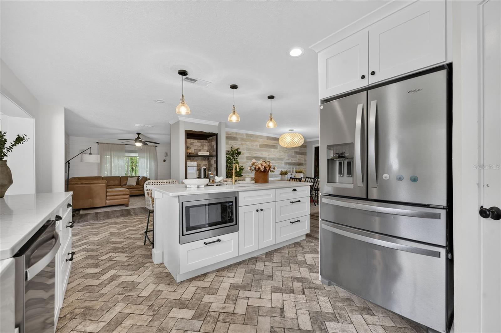 2050 Thunderbird Trl Property Photo 17
