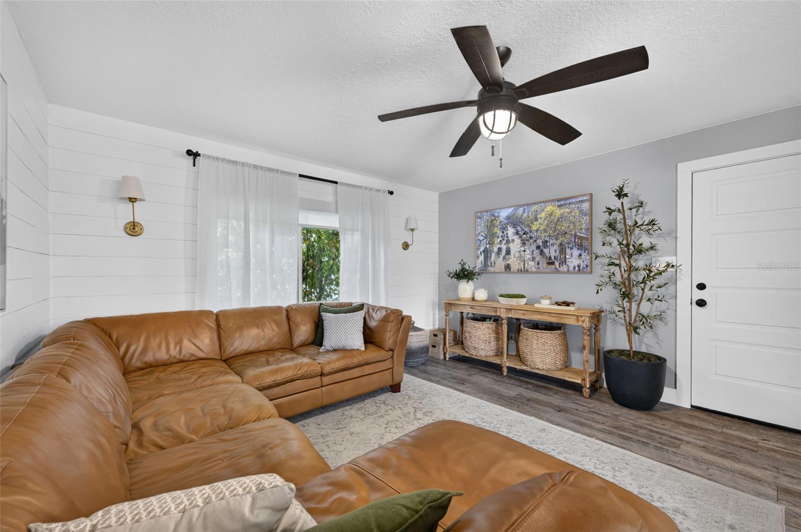 2050 Thunderbird Trl Property Photo 19