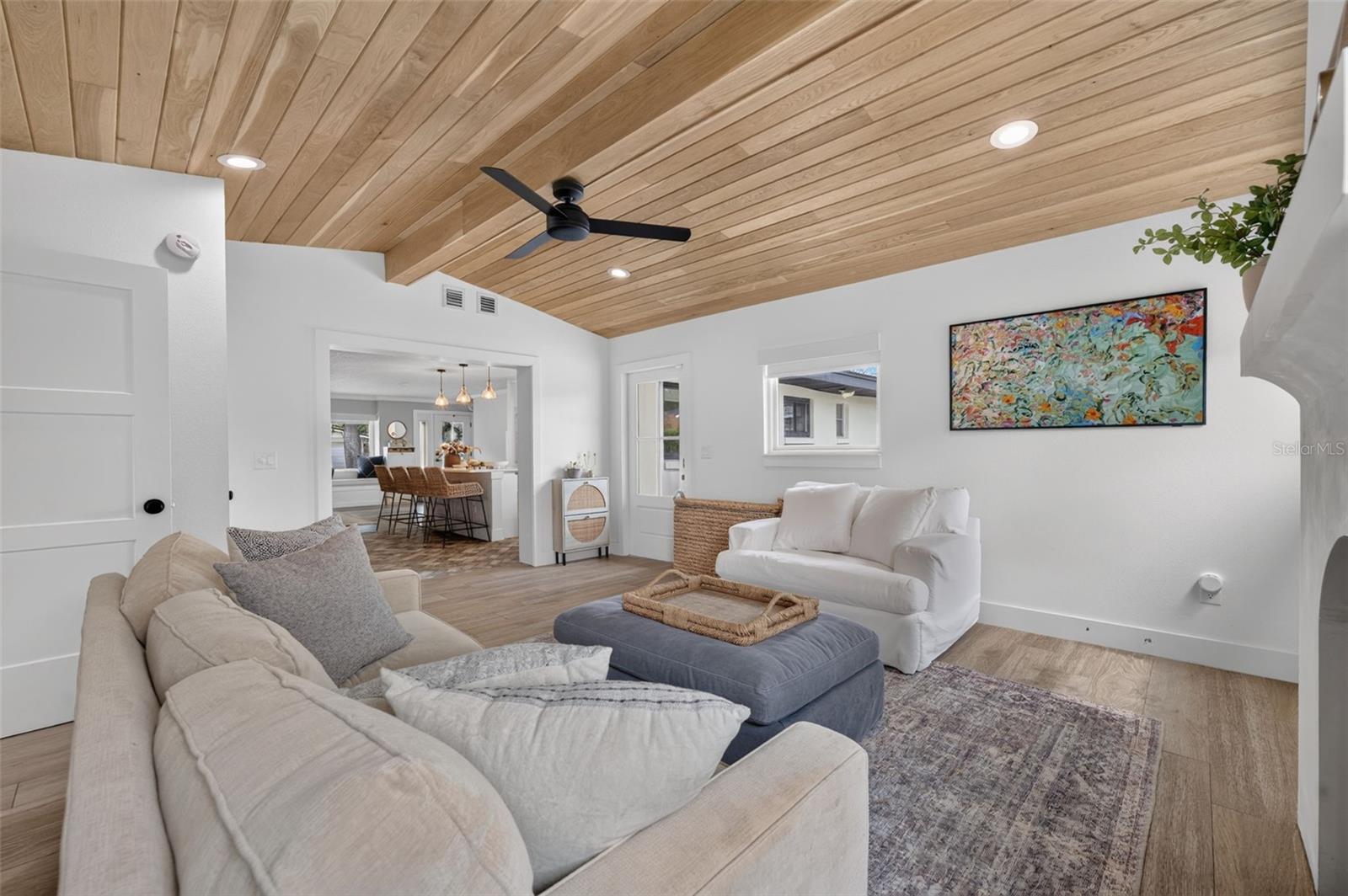 2050 Thunderbird Trl Property Photo 25