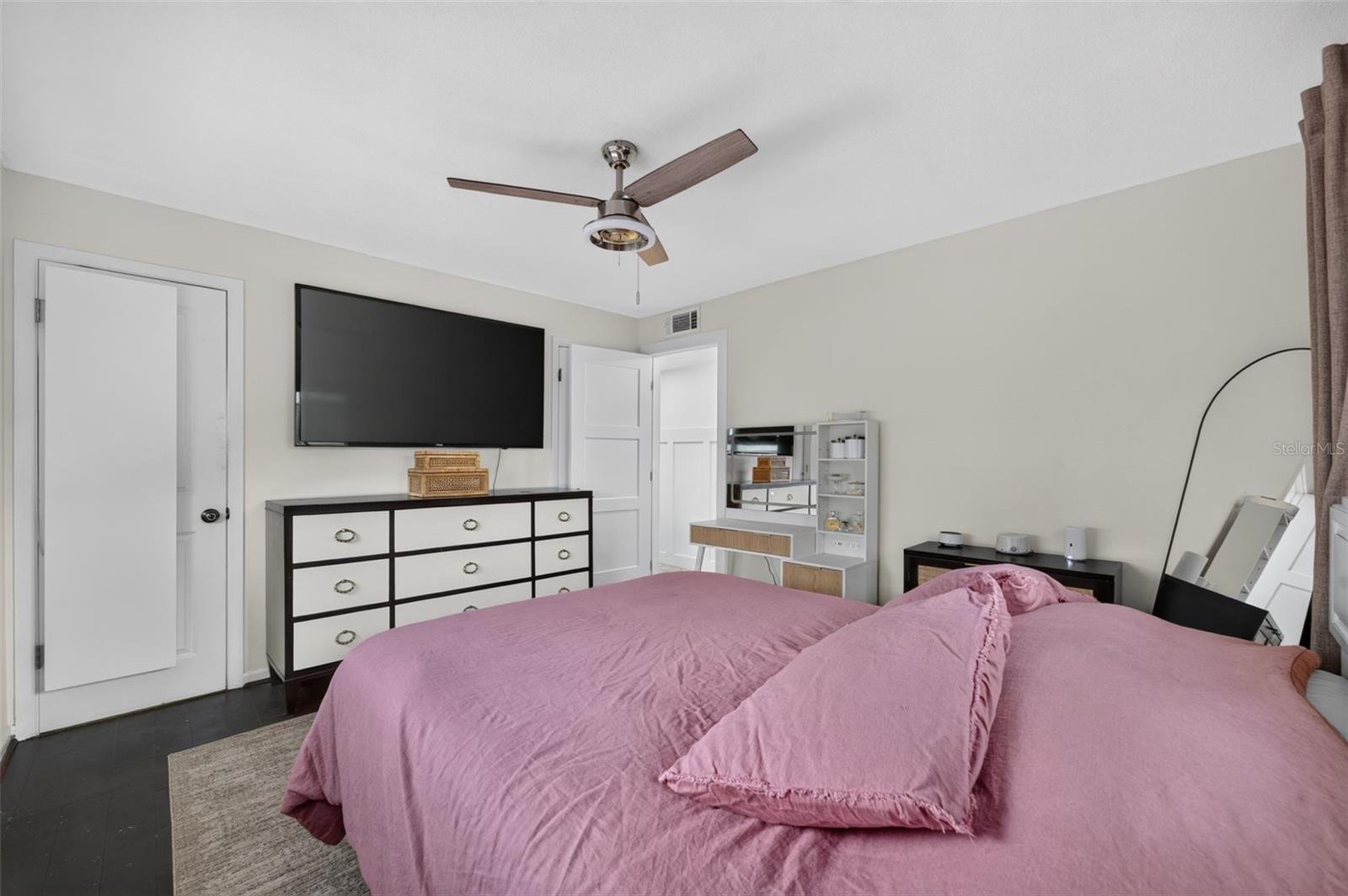 2050 Thunderbird Trl Property Photo 28