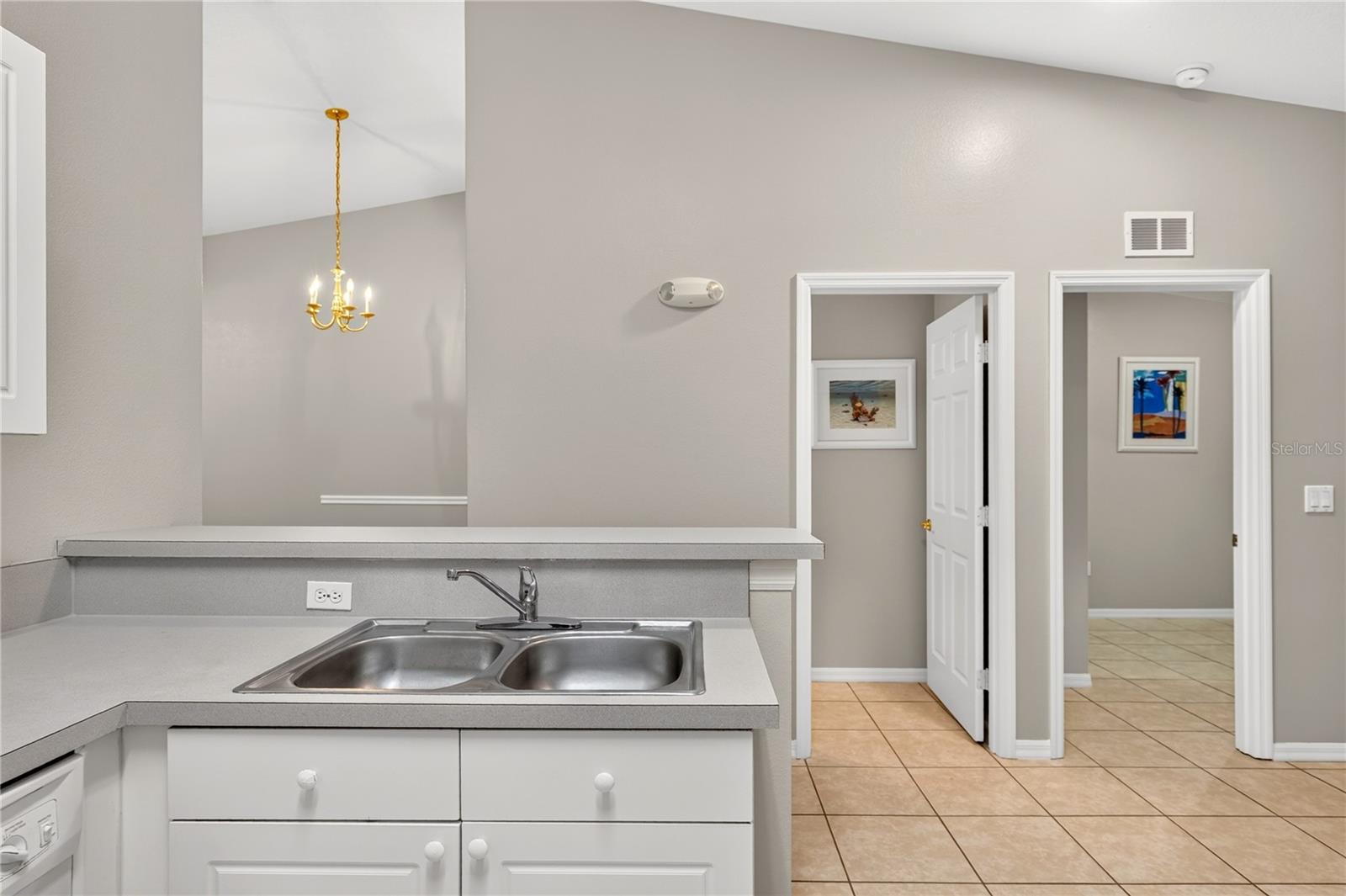 8831 Grand Palms Cir, Apt B Property Photo 11