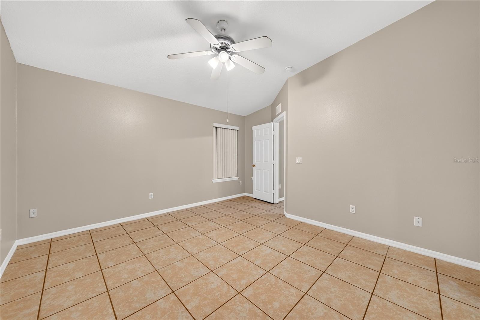 8831 Grand Palms Cir, Apt B Property Photo 16
