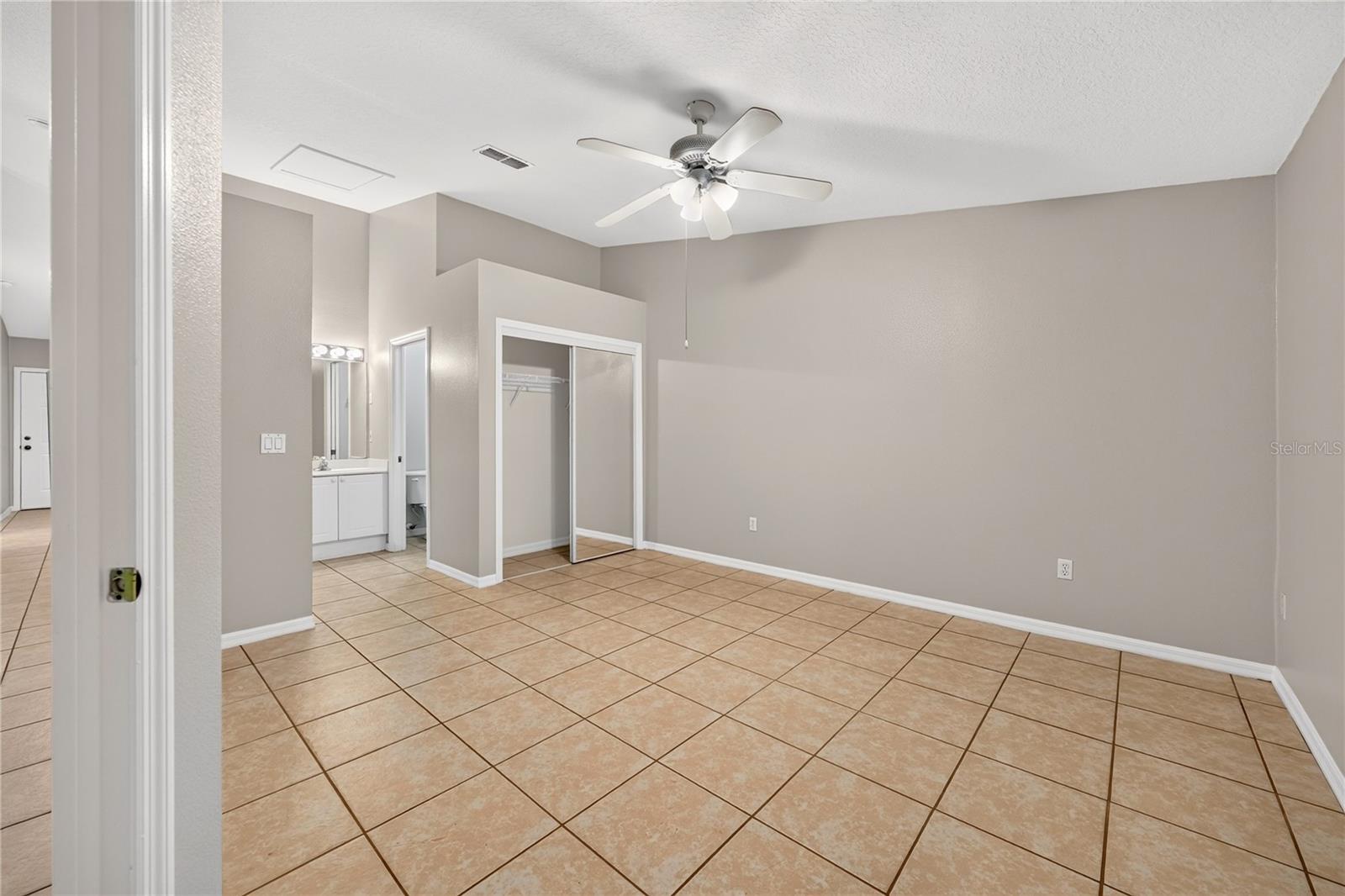 8831 Grand Palms Cir, Apt B Property Photo 18