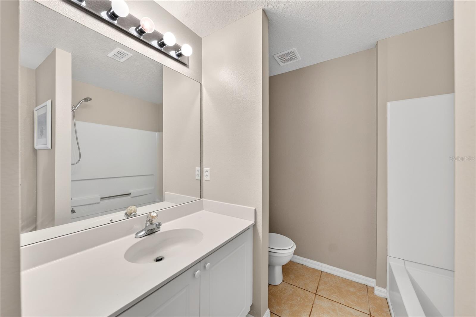 8831 Grand Palms Cir, Apt B Property Photo 29