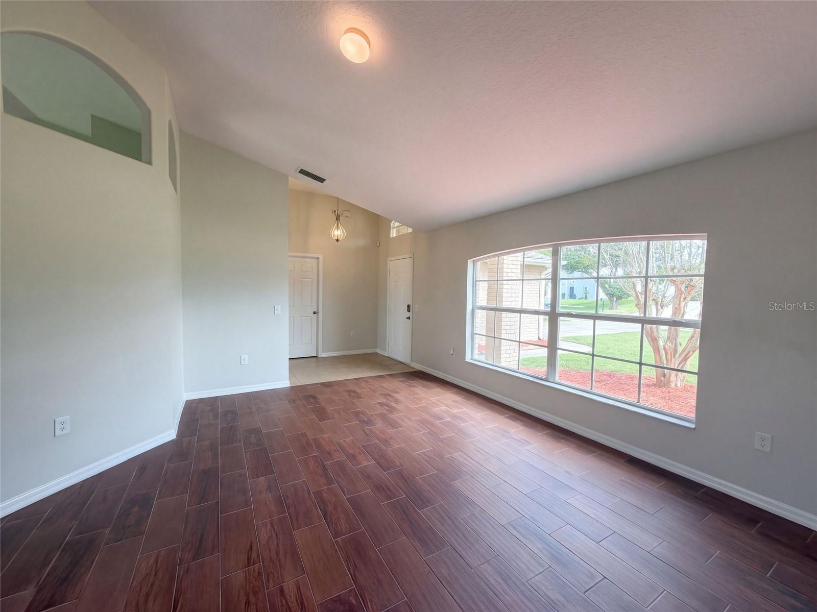 2062 Dalton Ave Property Photo 2