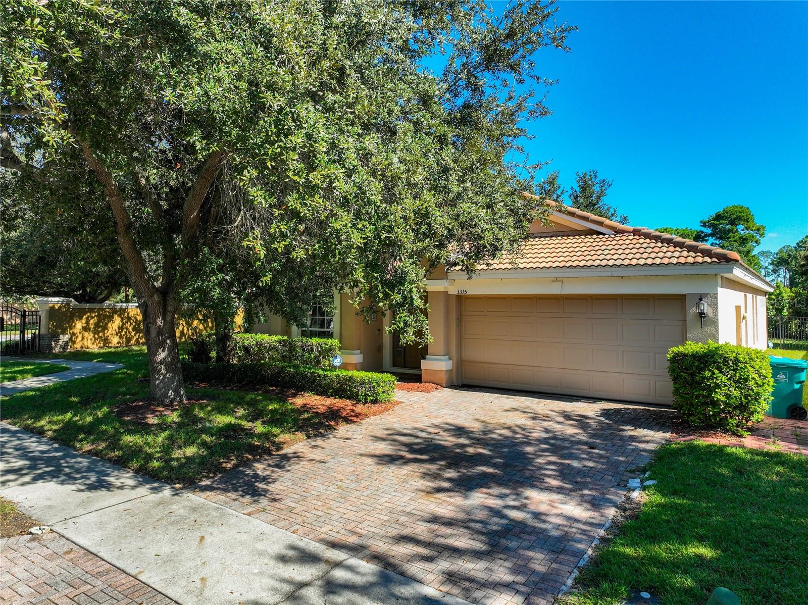 3315 Flamborough Dr Property Photo 5