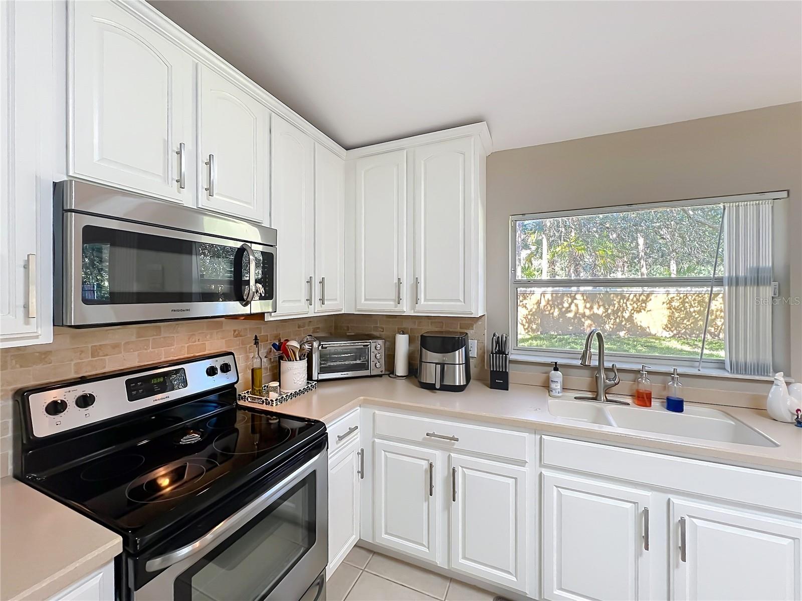 3315 Flamborough Dr Property Photo 31
