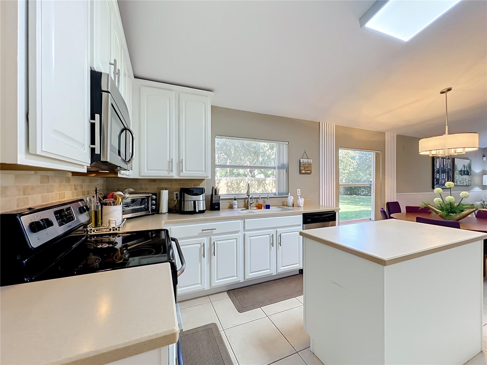 3315 Flamborough Dr Property Photo 33