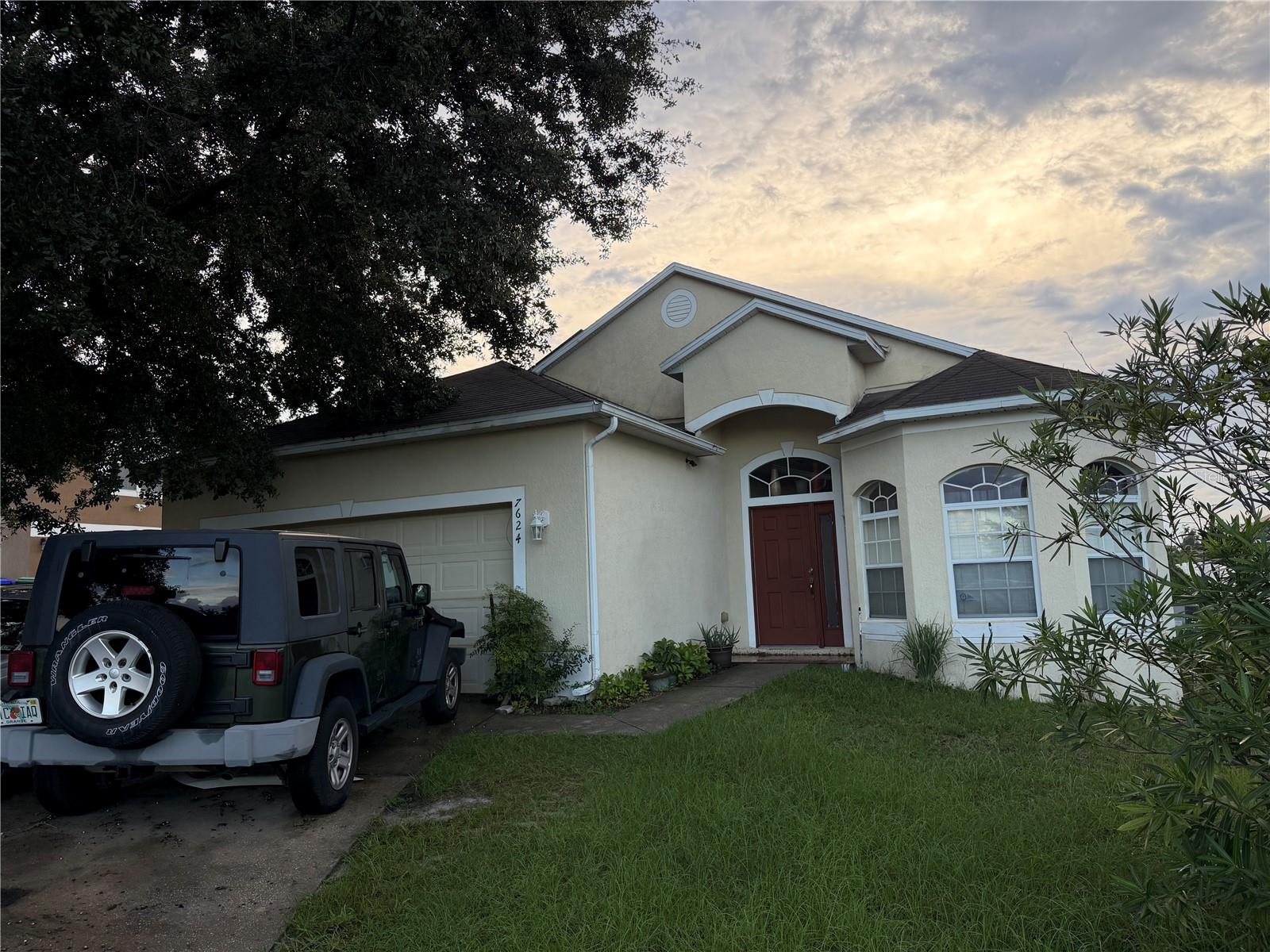 7624 REX HILL TRL Property Photo 1