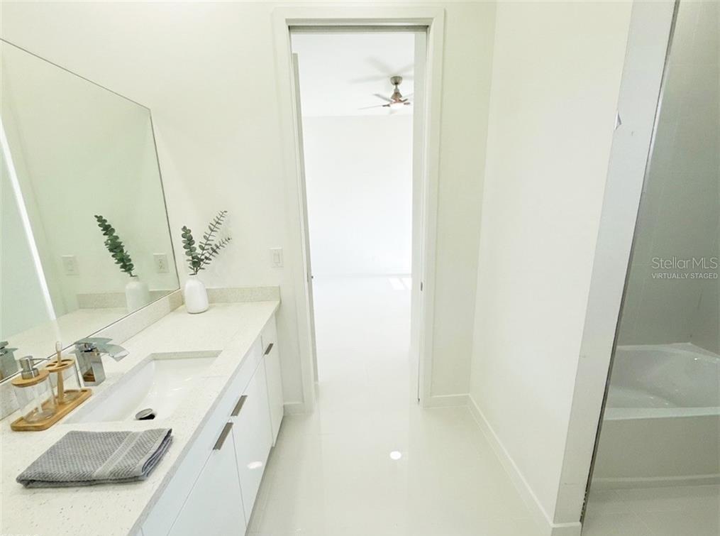 4238 Nw 34th Ter Property Photo 30
