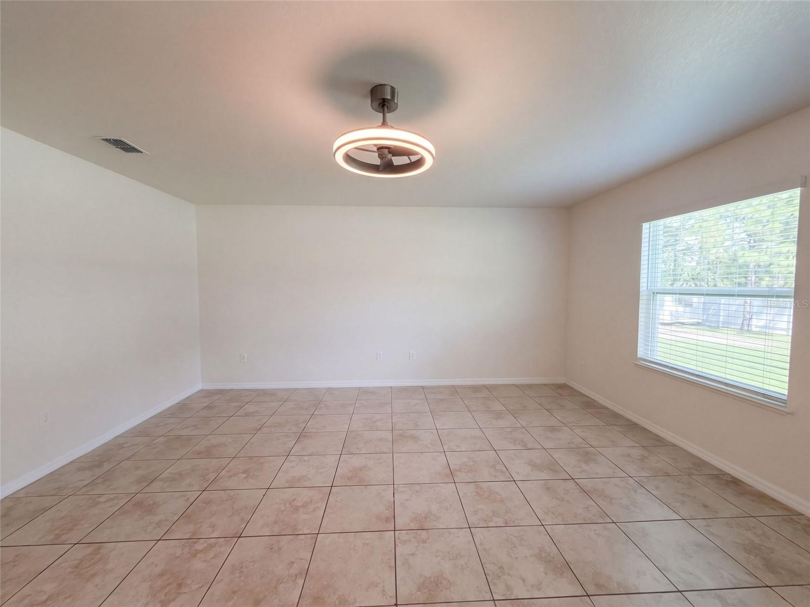 370 Hyacinth St Property Photo 6