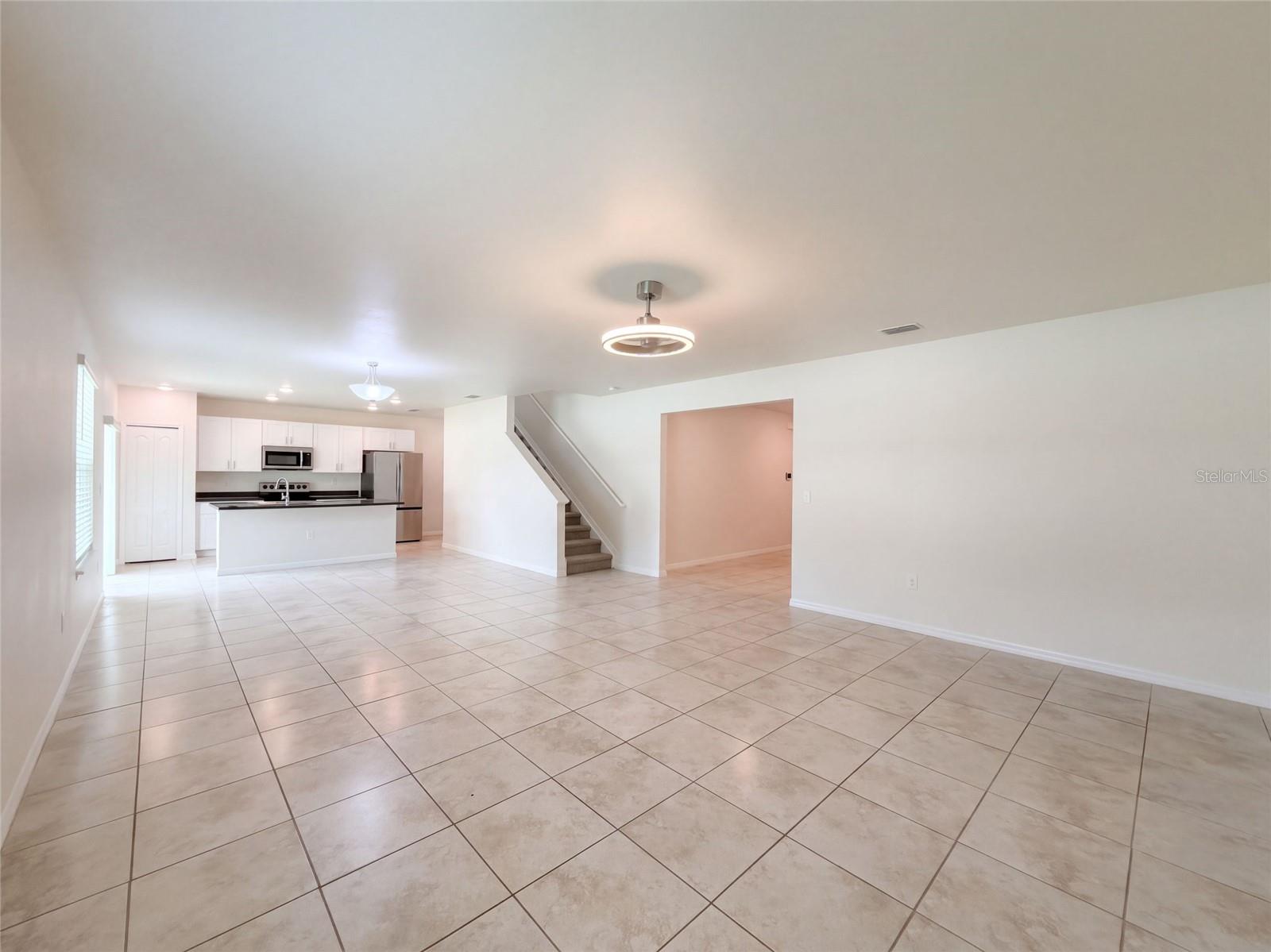 370 Hyacinth St Property Photo 7