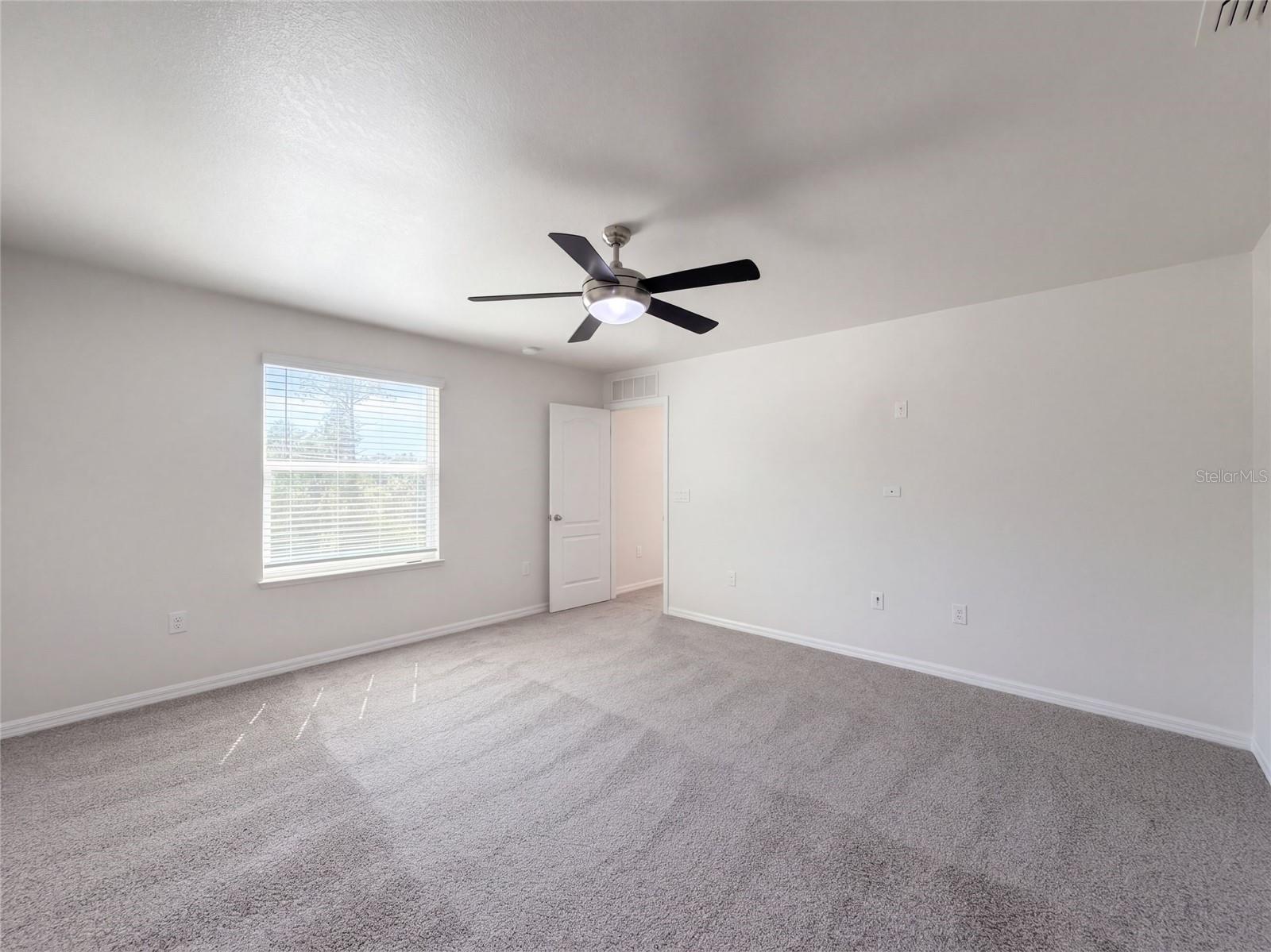 370 Hyacinth St Property Photo 15