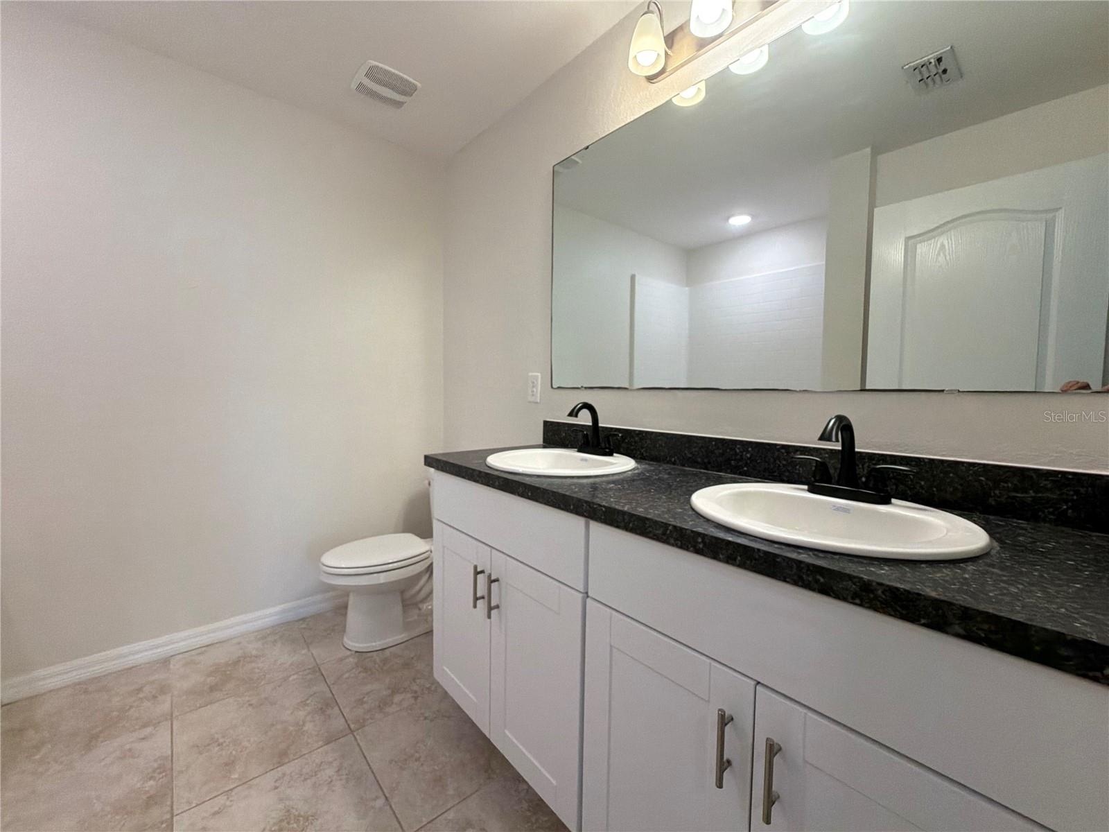 370 Hyacinth St Property Photo 24
