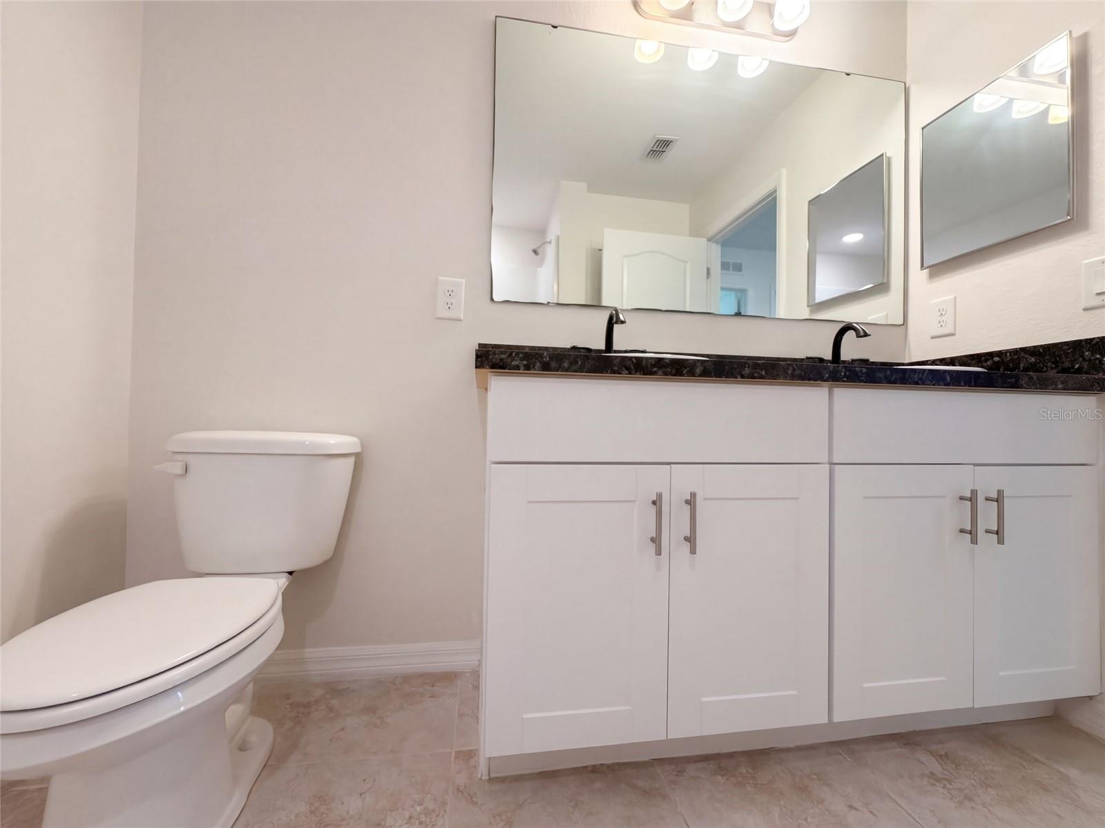 370 Hyacinth St Property Photo 26