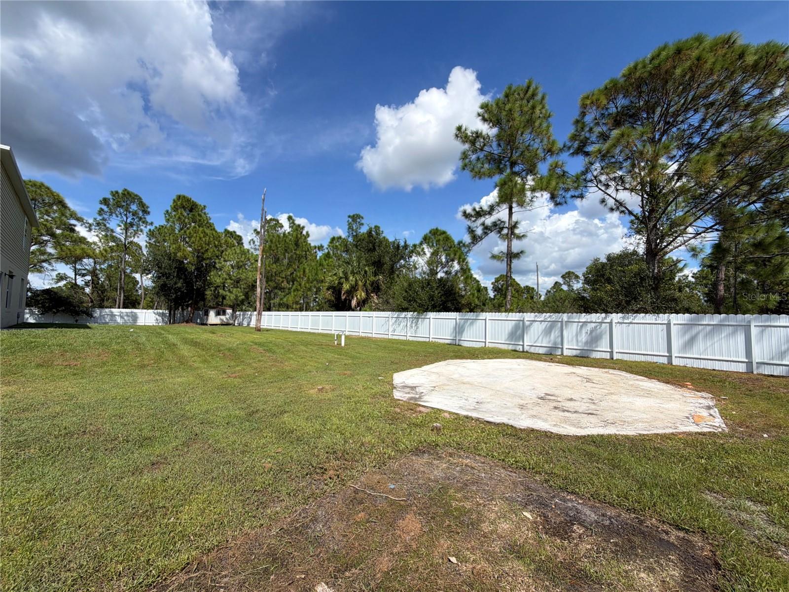 370 Hyacinth St Property Photo 35