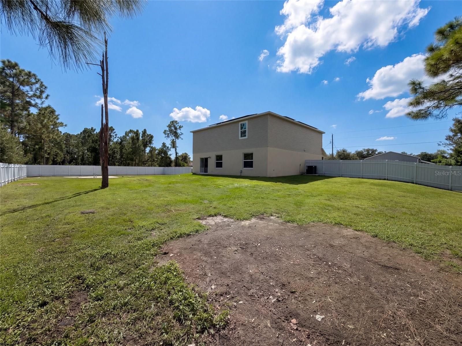 370 Hyacinth St Property Photo 37
