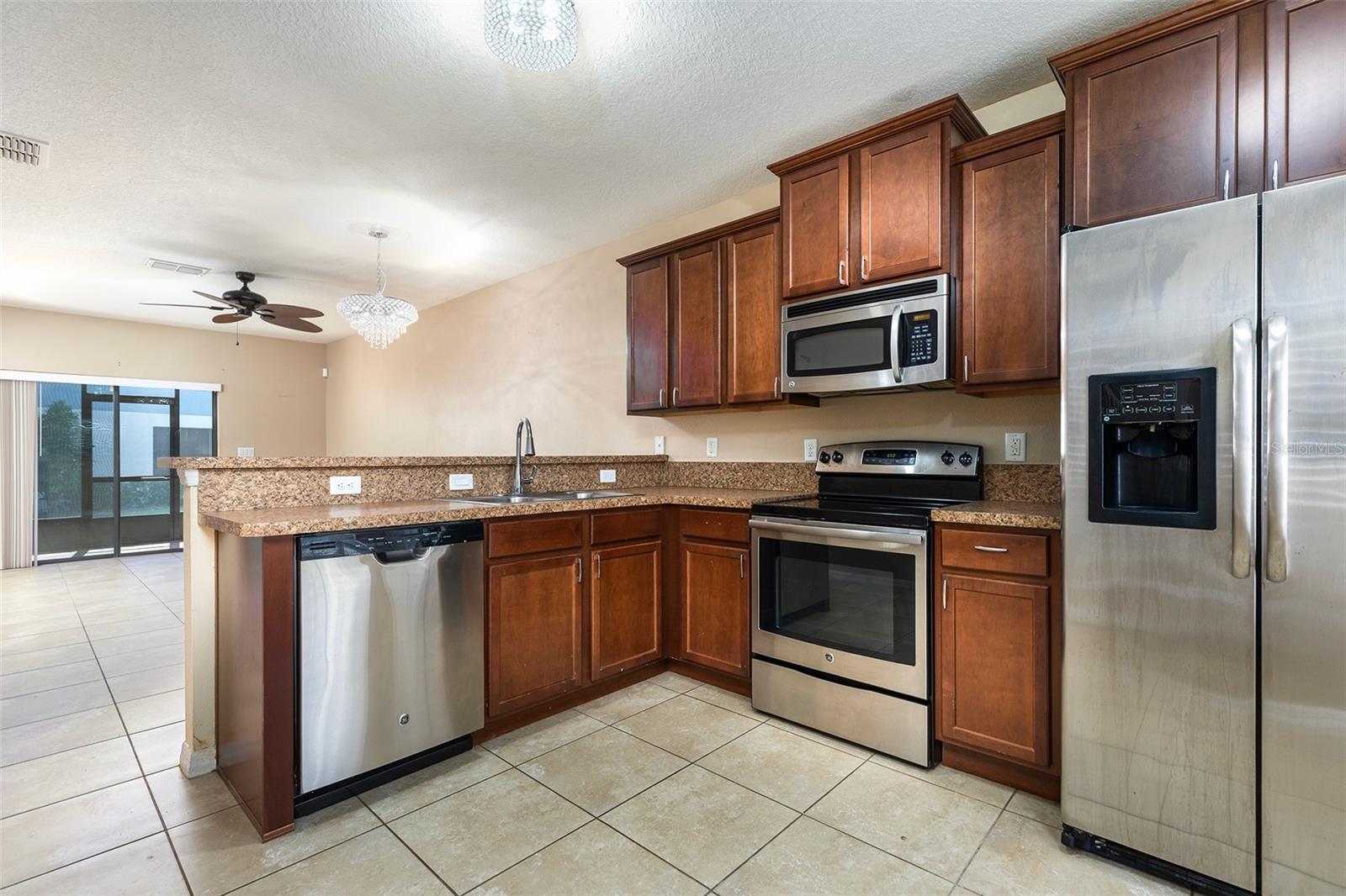 1131 Trillium Park Ln Property Photo 3