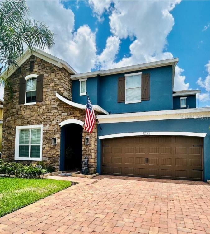 1033 Fountain Coin Loop Property Photo 1